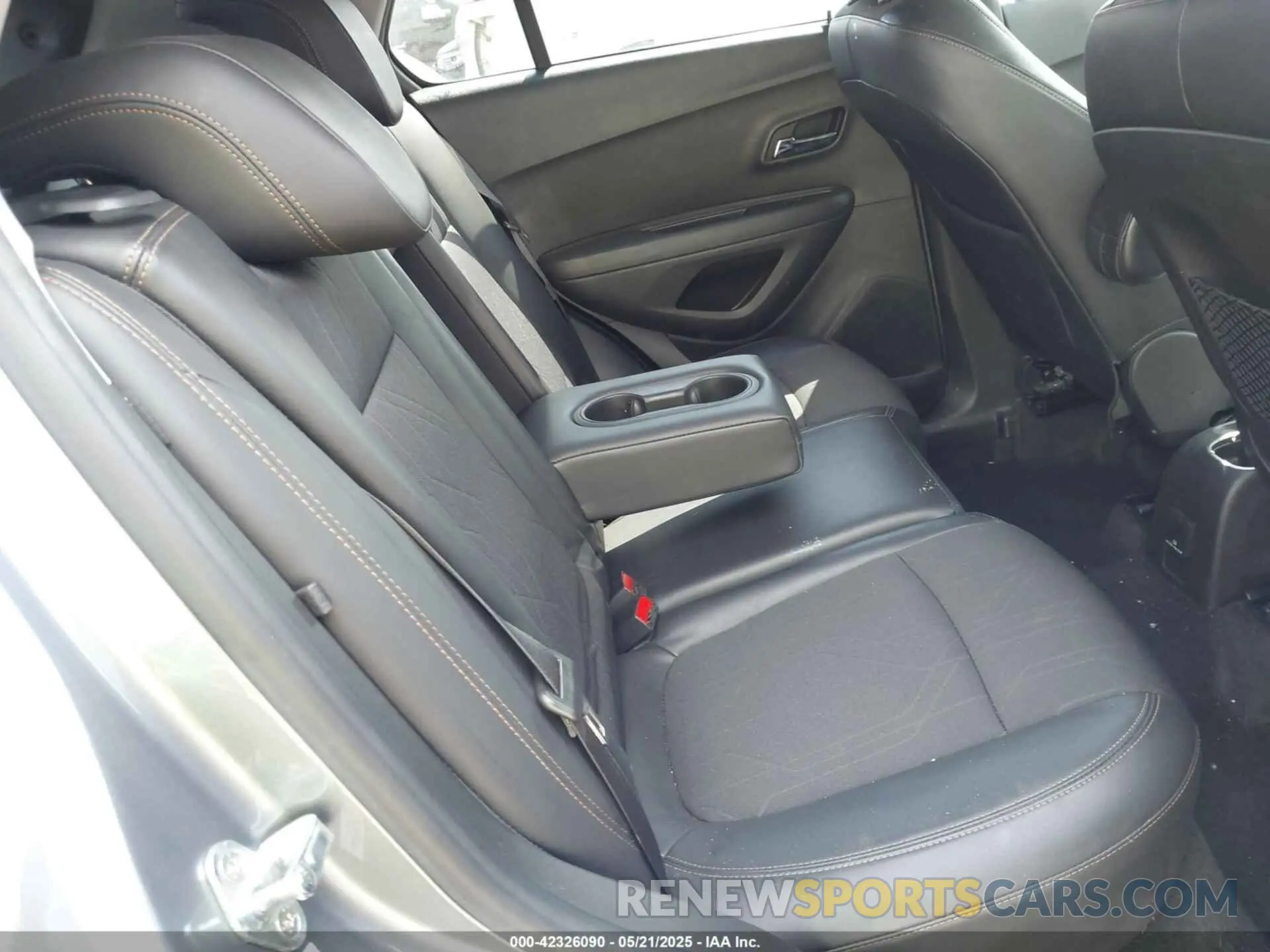 8 fotografías del automóvil dañado KL7CJLSB7KB928239 CHEVROLET TRAX 2019