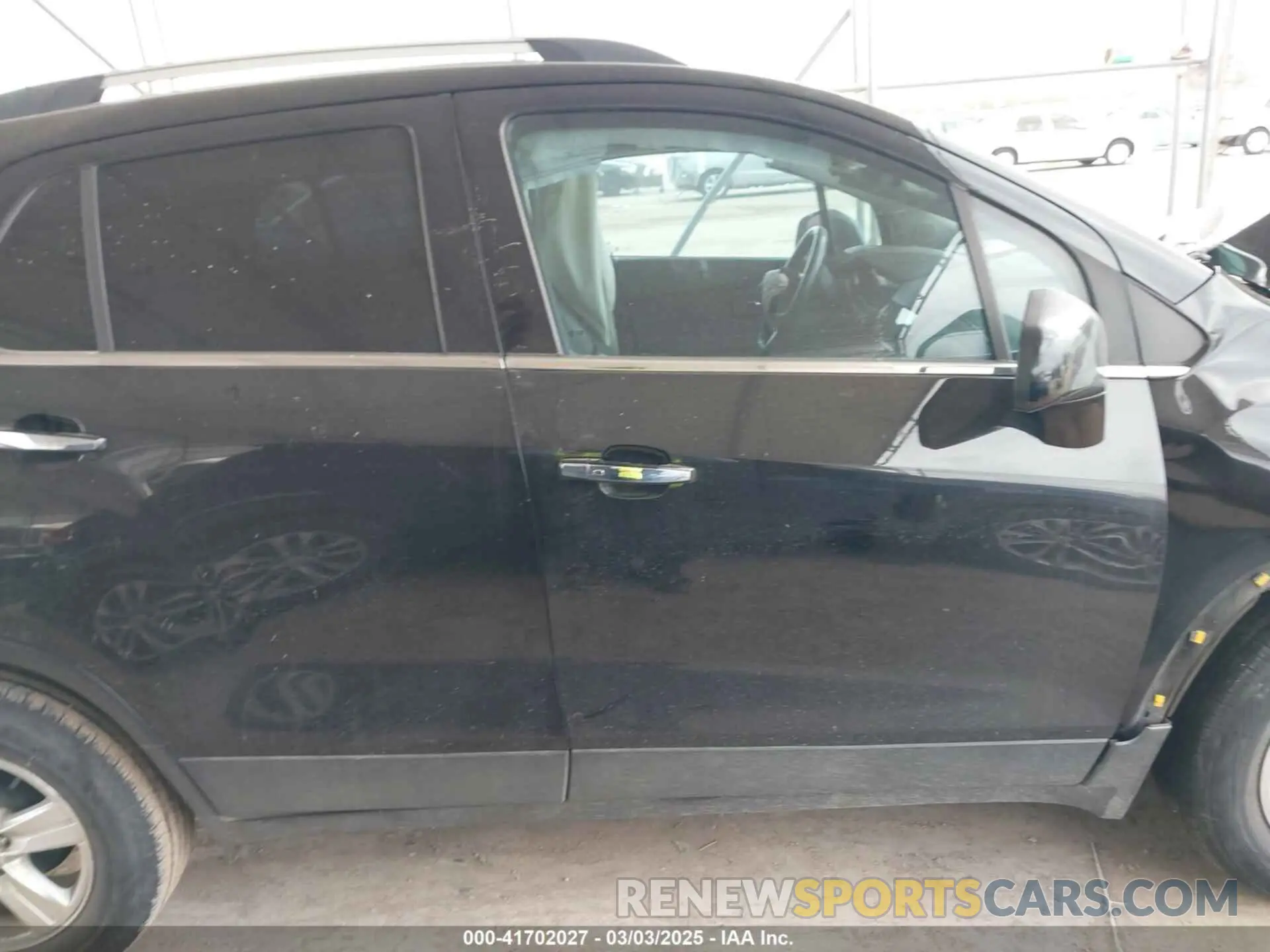 13 fotografías del automóvil dañado KL7CJLSB7KB954386 CHEVROLET TRAX 2019