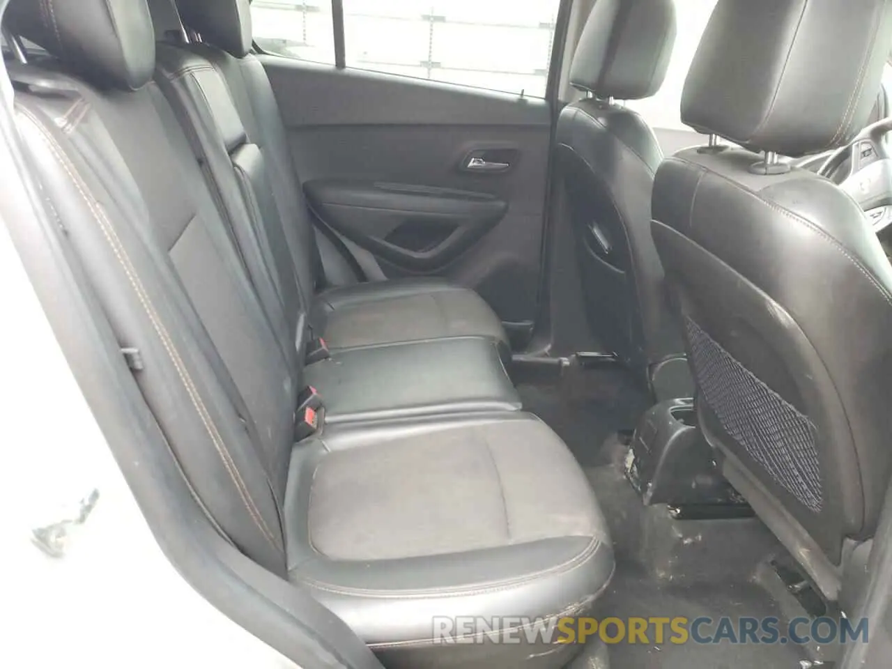 10 fotografías del automóvil dañado KL7CJLSB8KB871663 CHEVROLET TRAX 2019