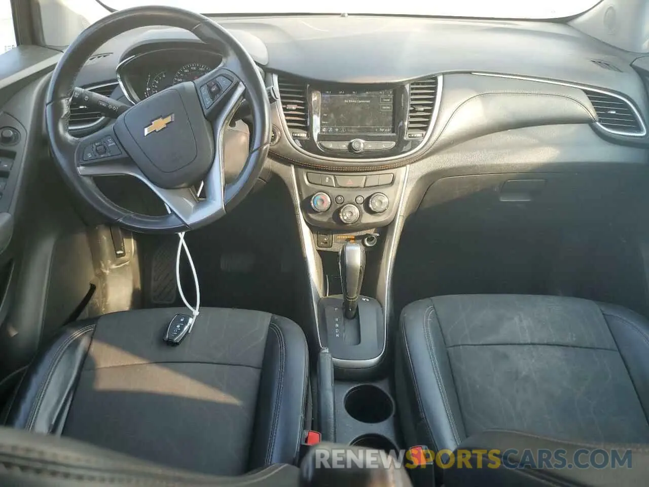 8 fotografías del automóvil dañado KL7CJLSB8KB871663 CHEVROLET TRAX 2019