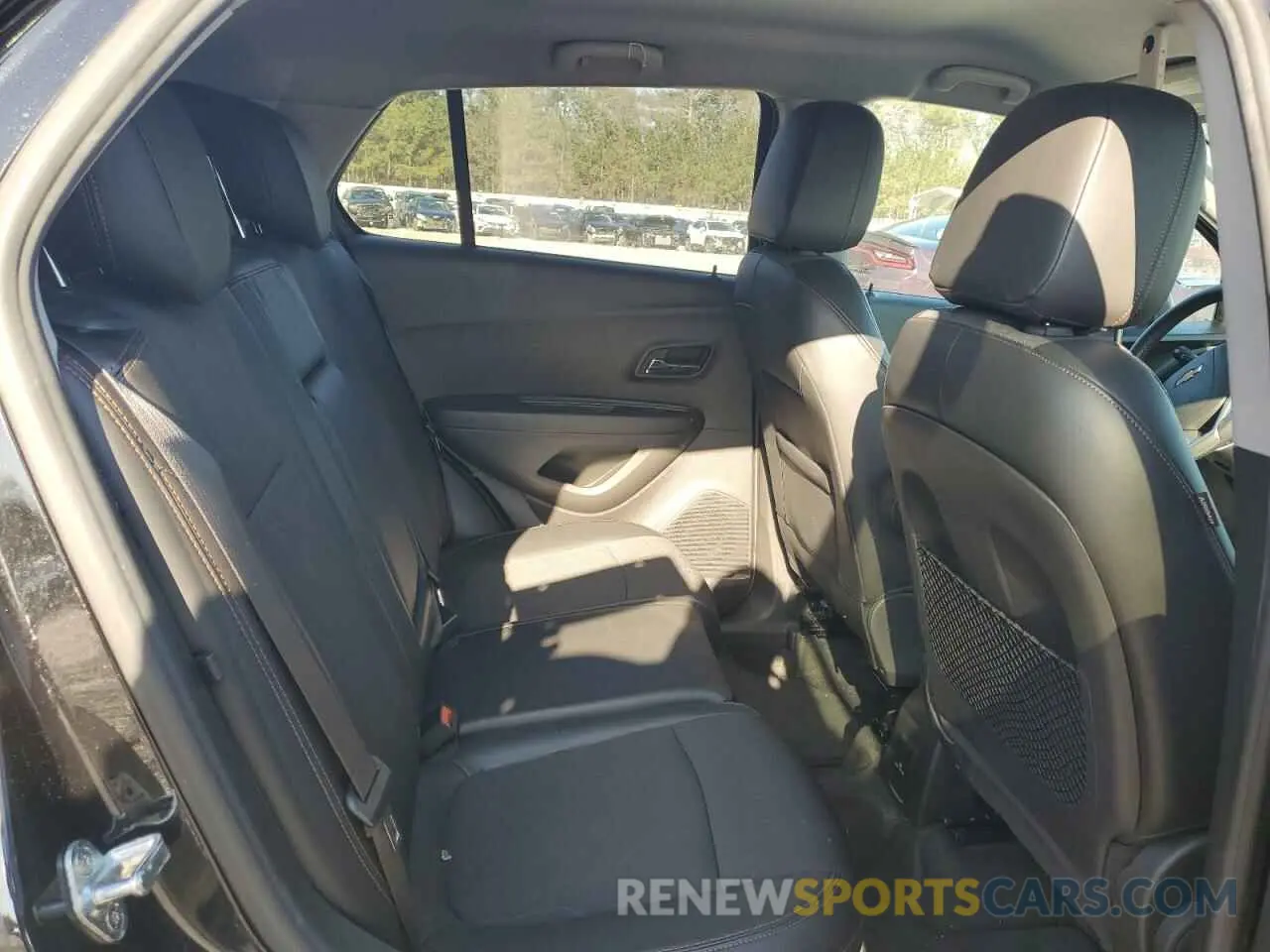 11 fotografías del automóvil dañado KL7CJLSB8KB908727 CHEVROLET TRAX 2019