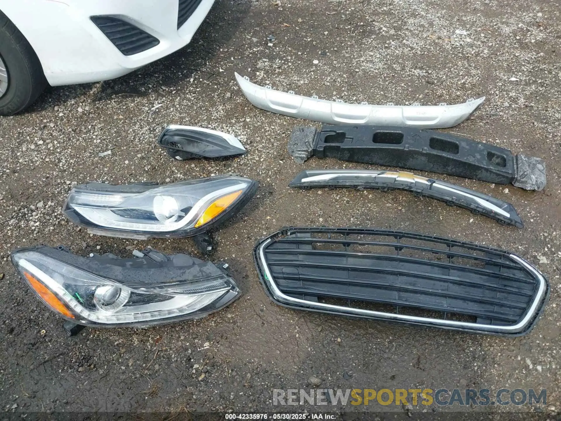 12 fotografías del automóvil dañado KL7CJLSB8KB912566 CHEVROLET TRAX 2019
