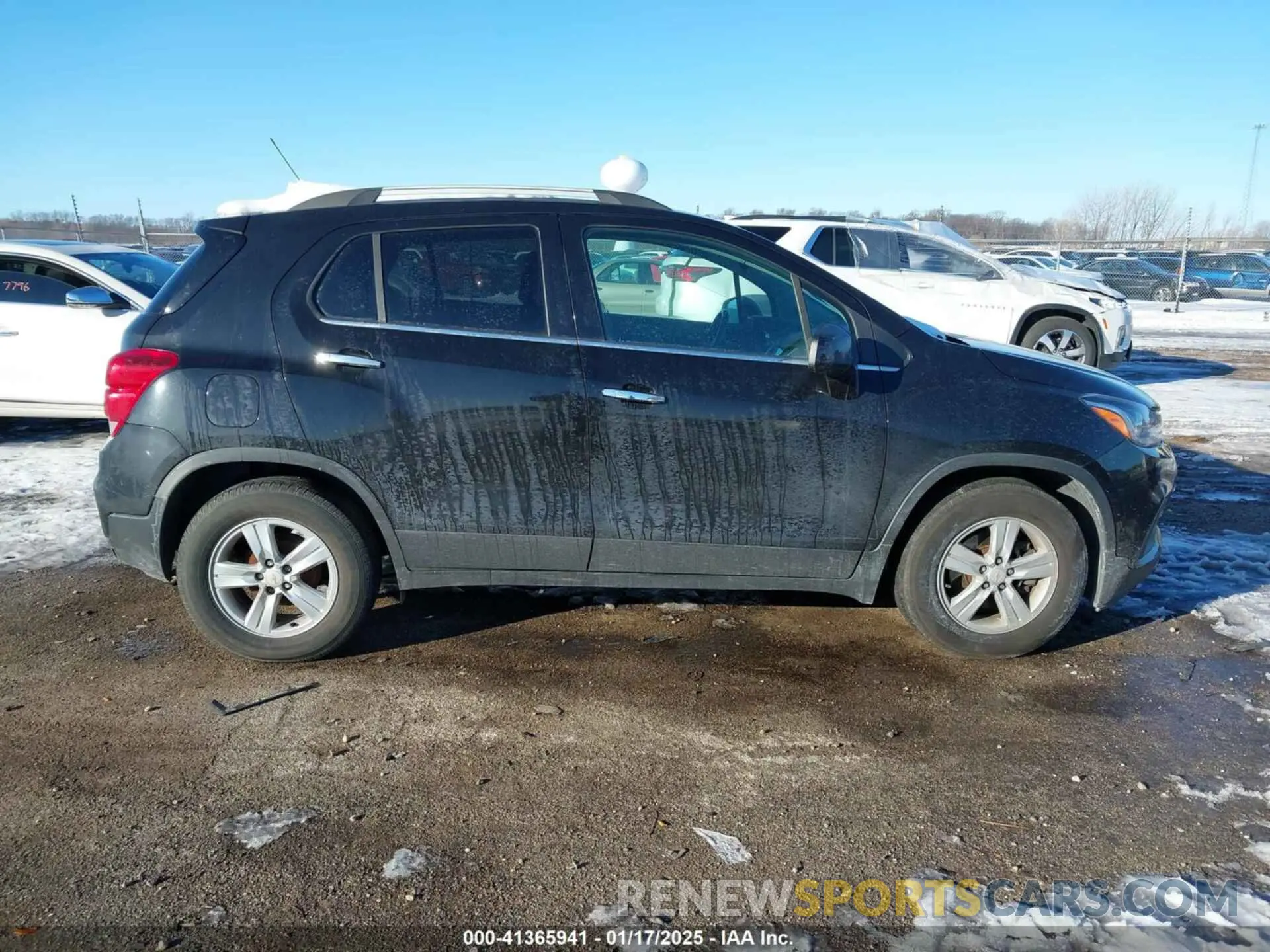 13 fotografías del automóvil dañado KL7CJLSB9KB744243 CHEVROLET TRAX 2019