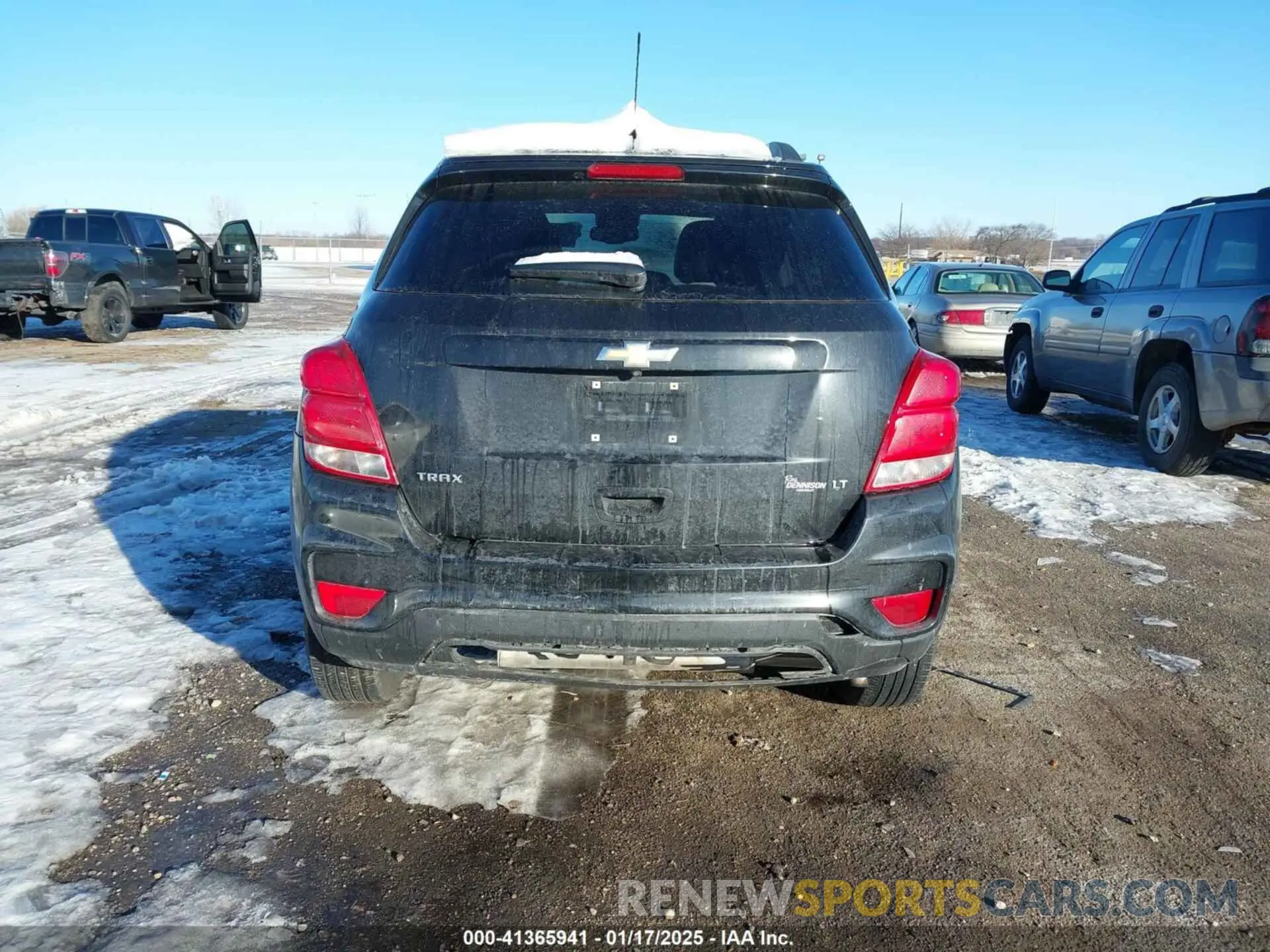 16 fotografías del automóvil dañado KL7CJLSB9KB744243 CHEVROLET TRAX 2019