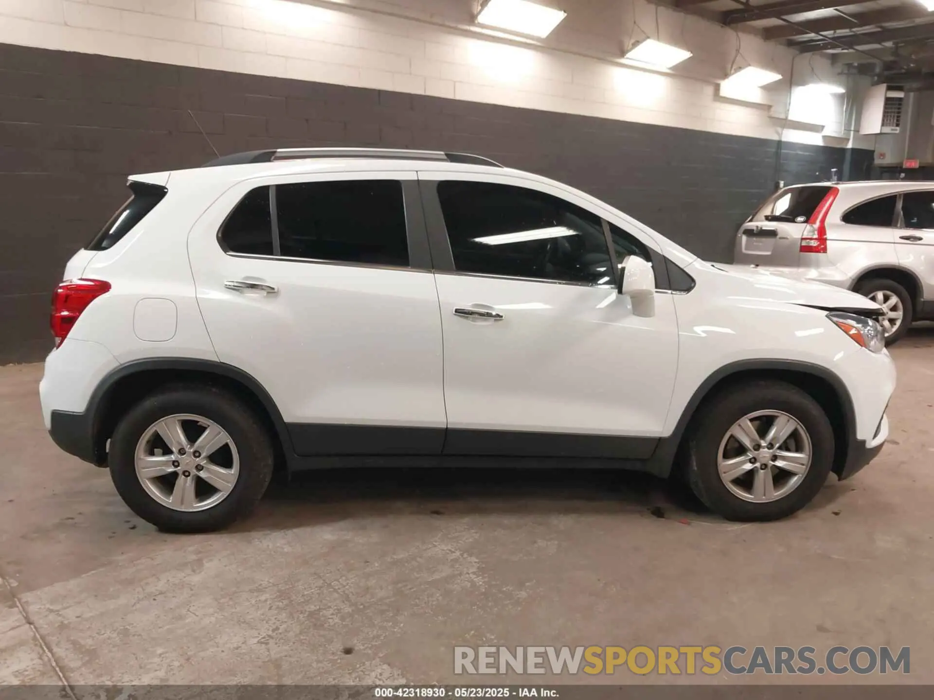 13 fotografías del automóvil dañado KL7CJLSB9KB831883 CHEVROLET TRAX 2019