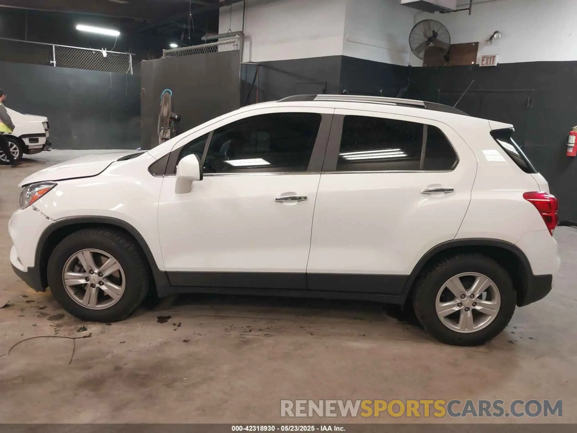 14 fotografías del automóvil dañado KL7CJLSB9KB831883 CHEVROLET TRAX 2019