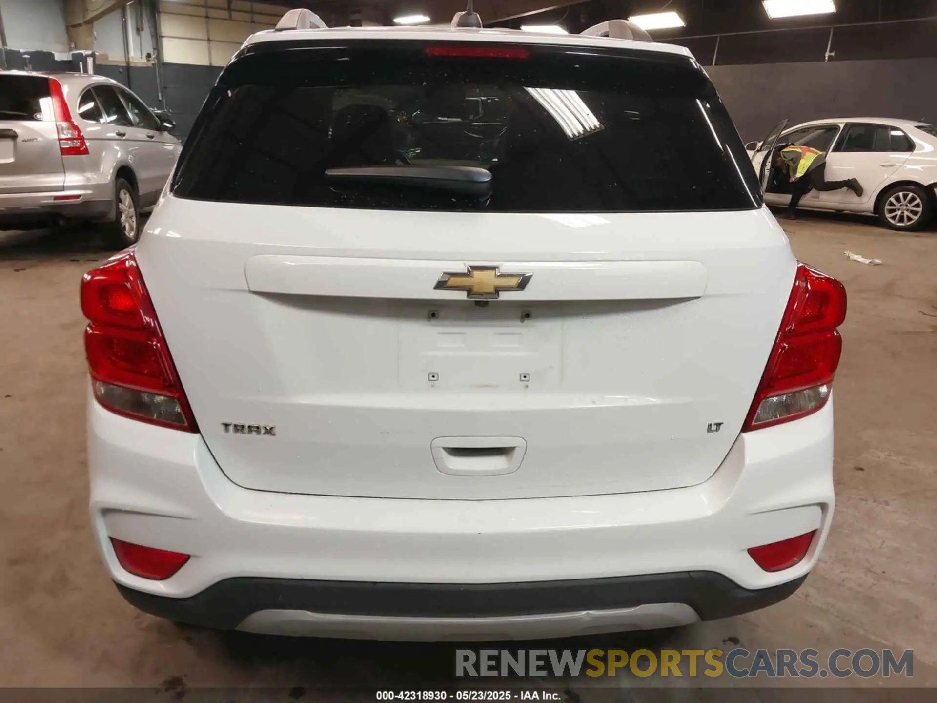 16 fotografías del automóvil dañado KL7CJLSB9KB831883 CHEVROLET TRAX 2019