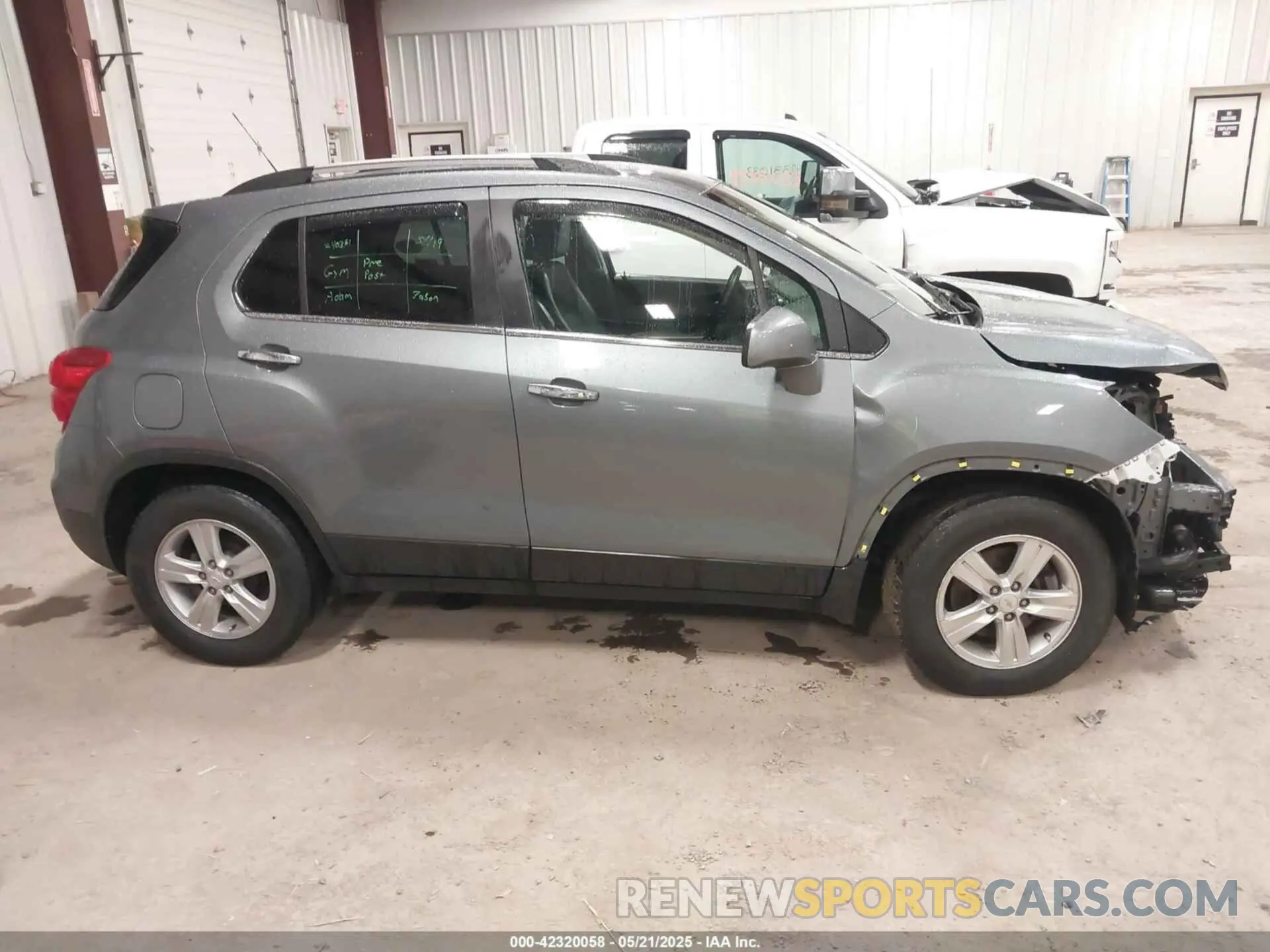 13 fotografías del automóvil dañado KL7CJLSB9KB903147 CHEVROLET TRAX 2019