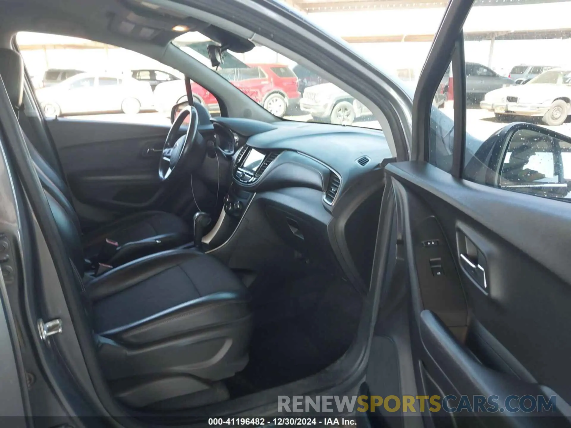 5 fotografías del automóvil dañado KL7CJLSBXKB928901 CHEVROLET TRAX 2019