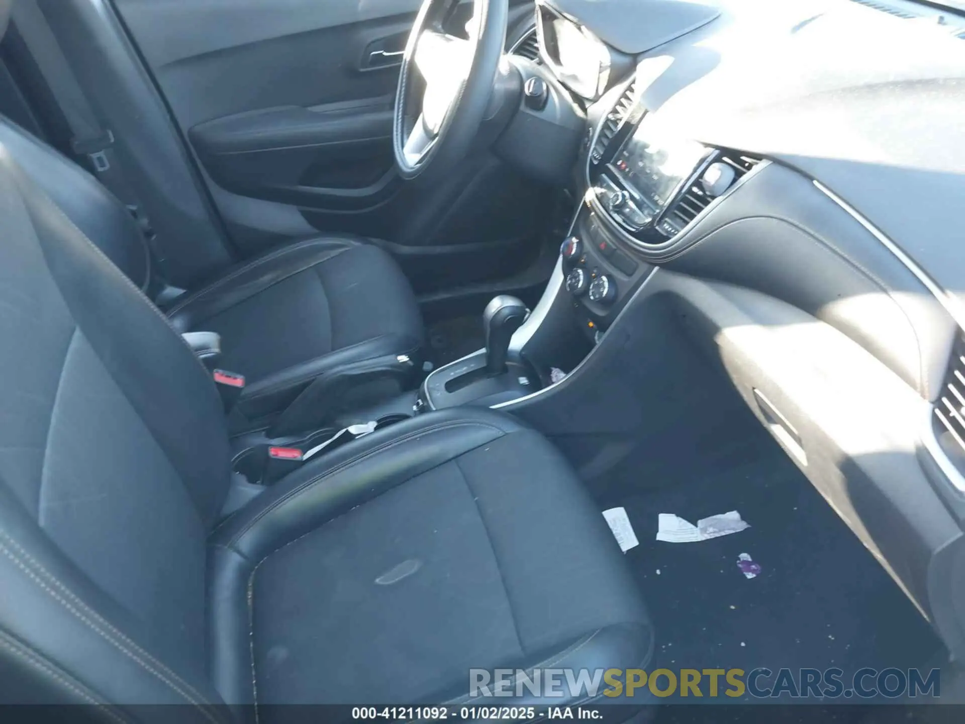 5 fotografías del automóvil dañado KL7CJLSBXKB937114 CHEVROLET TRAX 2019