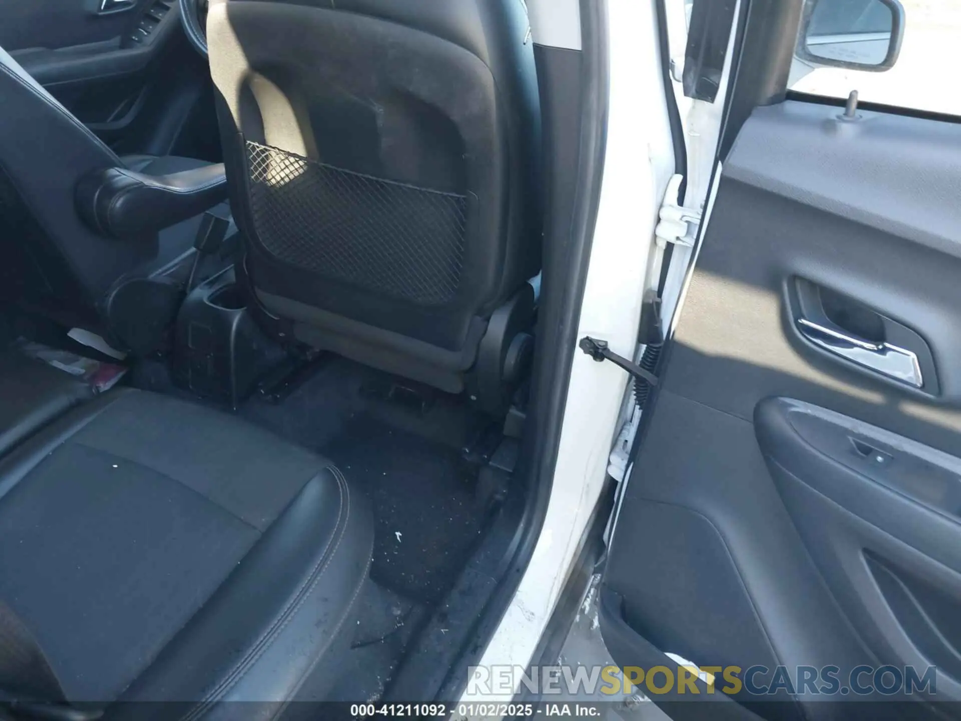 8 fotografías del automóvil dañado KL7CJLSBXKB937114 CHEVROLET TRAX 2019