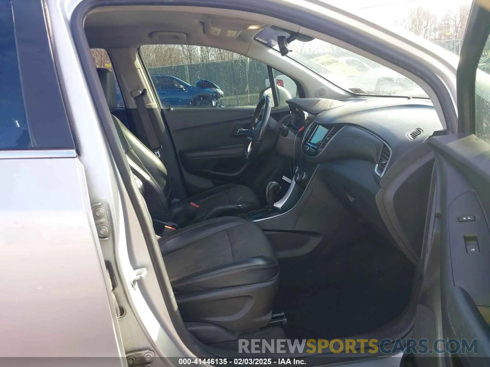 5 fotografías del automóvil dañado KL7CJLSBXKB962501 CHEVROLET TRAX 2019