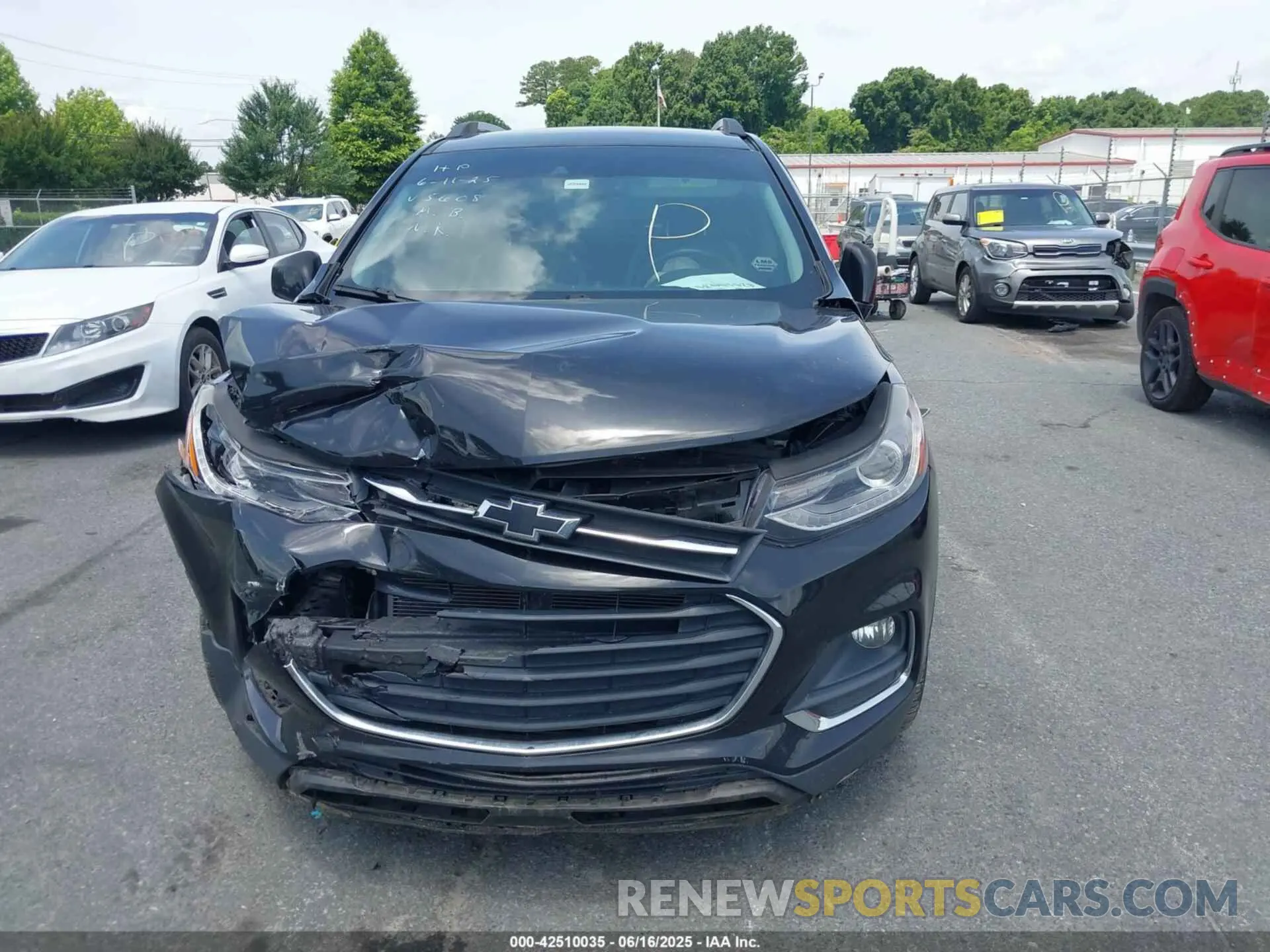 12 fotografías del automóvil dañado KL7CJMSB9KB815608 CHEVROLET TRAX 2019