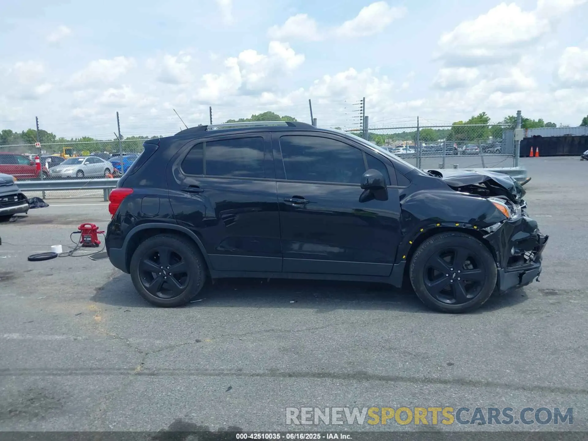 13 fotografías del automóvil dañado KL7CJMSB9KB815608 CHEVROLET TRAX 2019