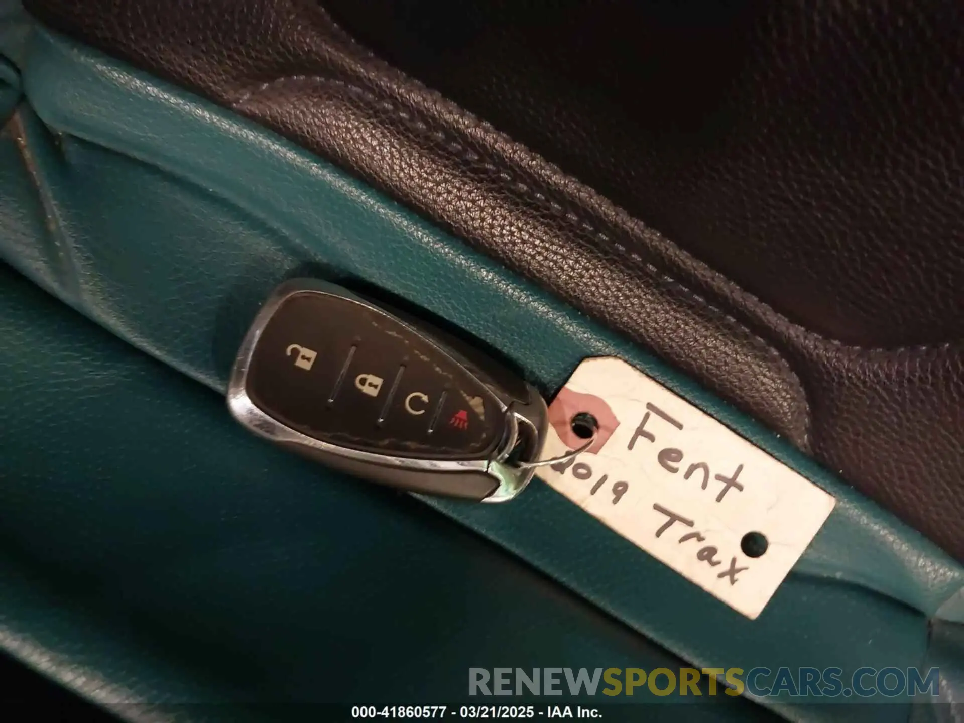 11 fotografías del automóvil dañado KL7CJPSB0KB862866 CHEVROLET TRAX 2019