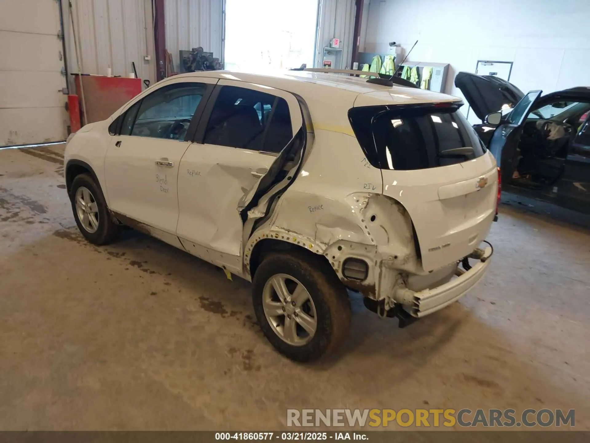 3 fotografías del automóvil dañado KL7CJPSB0KB862866 CHEVROLET TRAX 2019