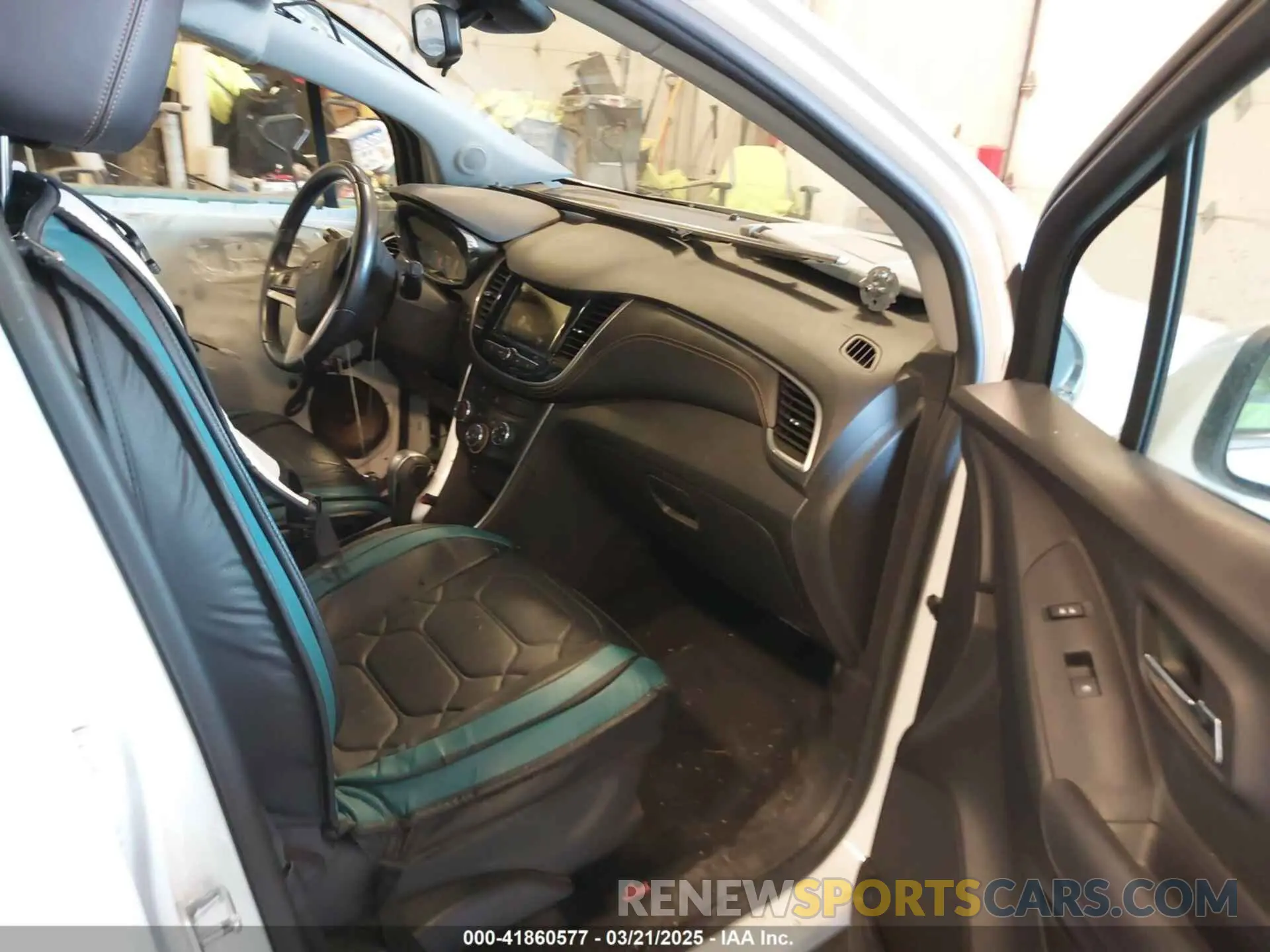 5 fotografías del automóvil dañado KL7CJPSB0KB862866 CHEVROLET TRAX 2019