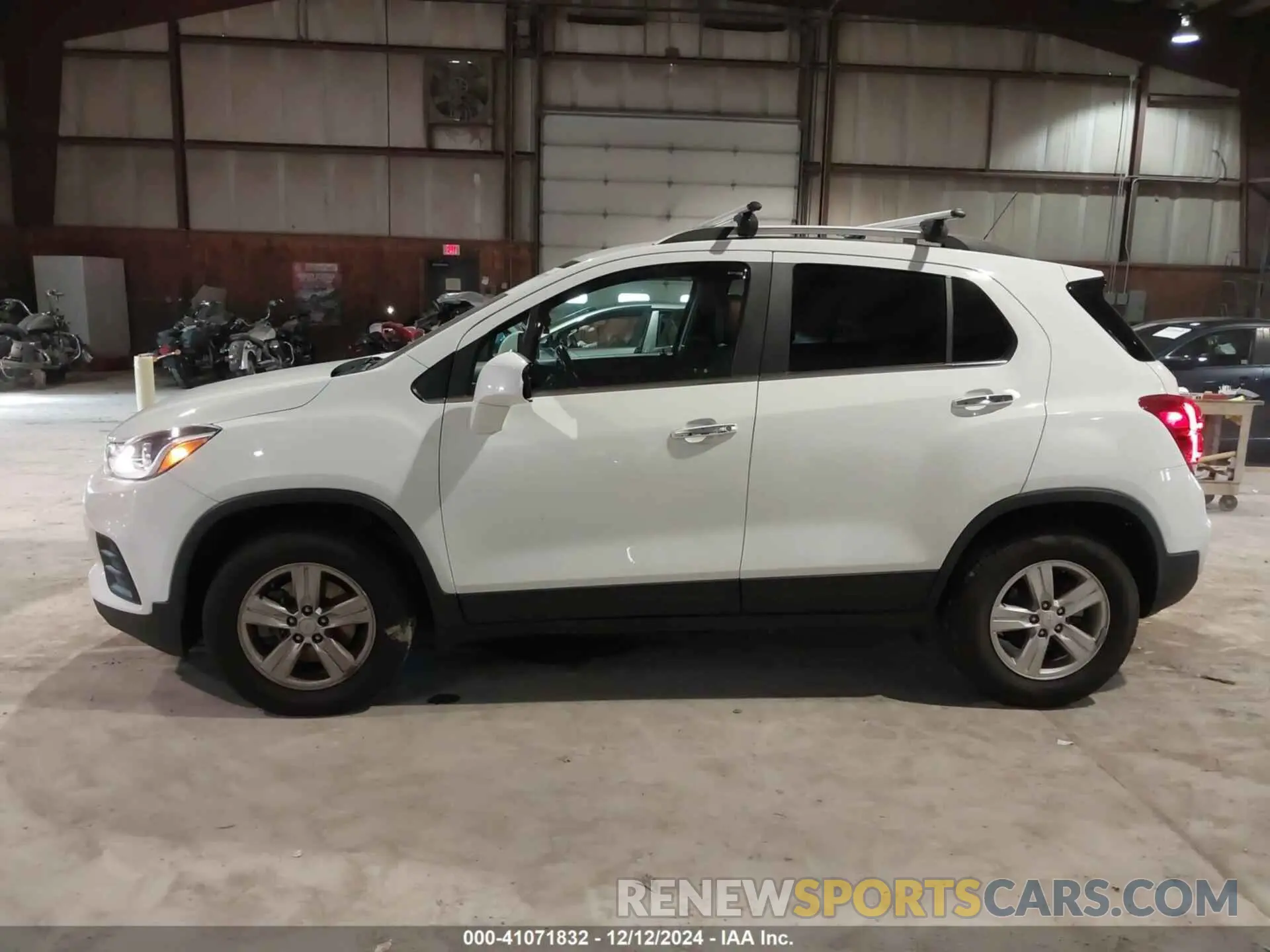15 fotografías del automóvil dañado KL7CJPSB0KB895057 CHEVROLET TRAX 2019