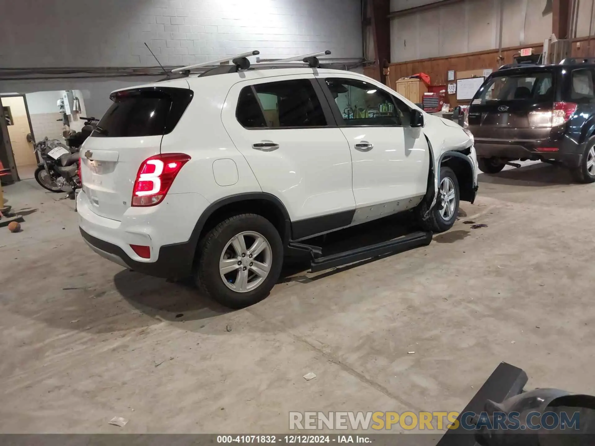 4 fotografías del automóvil dañado KL7CJPSB0KB895057 CHEVROLET TRAX 2019
