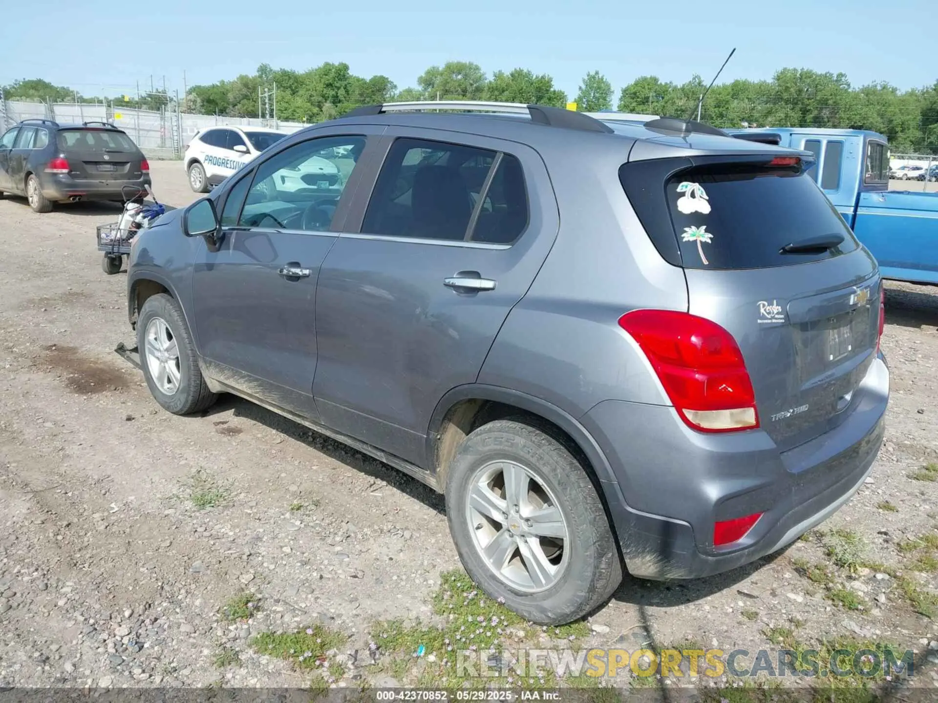 3 fotografías del automóvil dañado KL7CJPSB1KB744101 CHEVROLET TRAX 2019