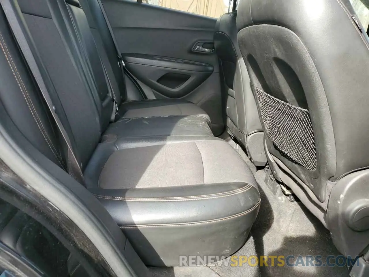 10 fotografías del automóvil dañado KL7CJPSB3KB743872 CHEVROLET TRAX 2019