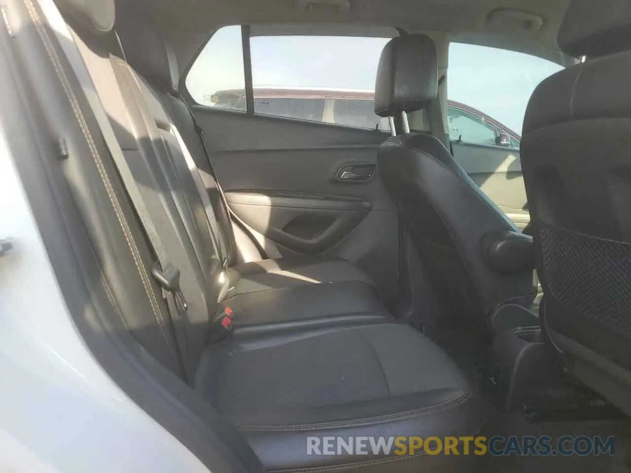 11 fotografías del automóvil dañado KL7CJPSB5KB833024 CHEVROLET TRAX 2019