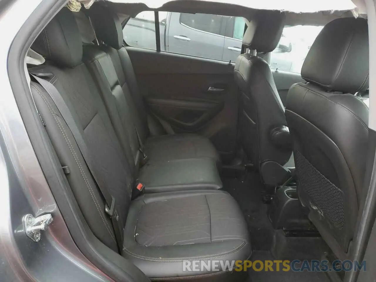 10 fotografías del automóvil dañado KL7CJPSB5KB936427 CHEVROLET TRAX 2019
