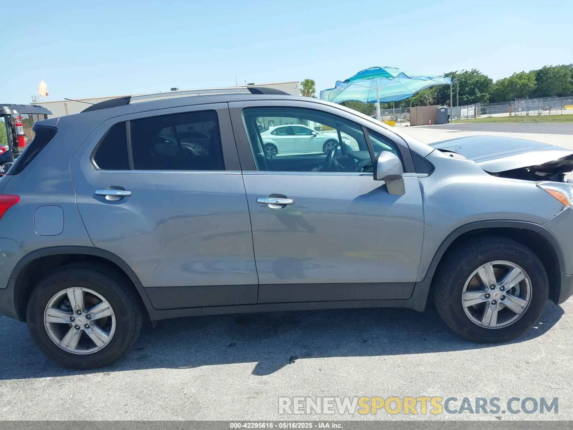 13 fotografías del automóvil dañado KL7CJPSB6KB879252 CHEVROLET TRAX 2019
