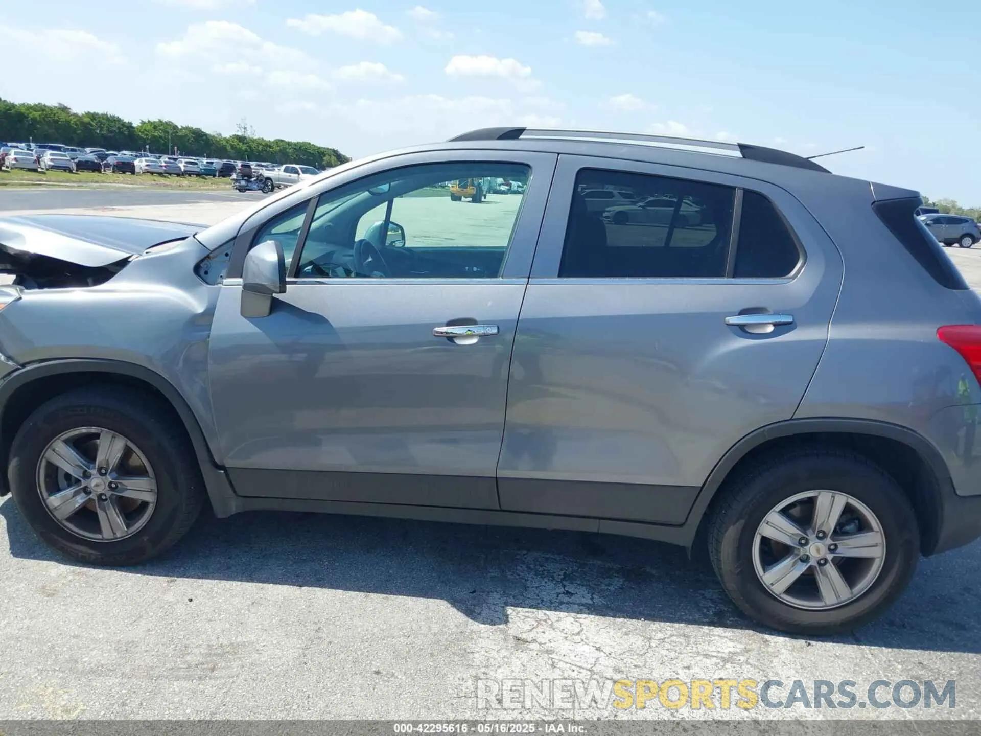 14 fotografías del automóvil dañado KL7CJPSB6KB879252 CHEVROLET TRAX 2019