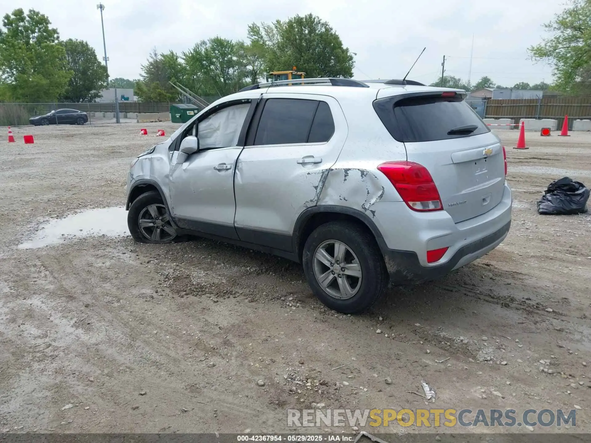 3 fotografías del automóvil dañado KL7CJPSB8KB842171 CHEVROLET TRAX 2019