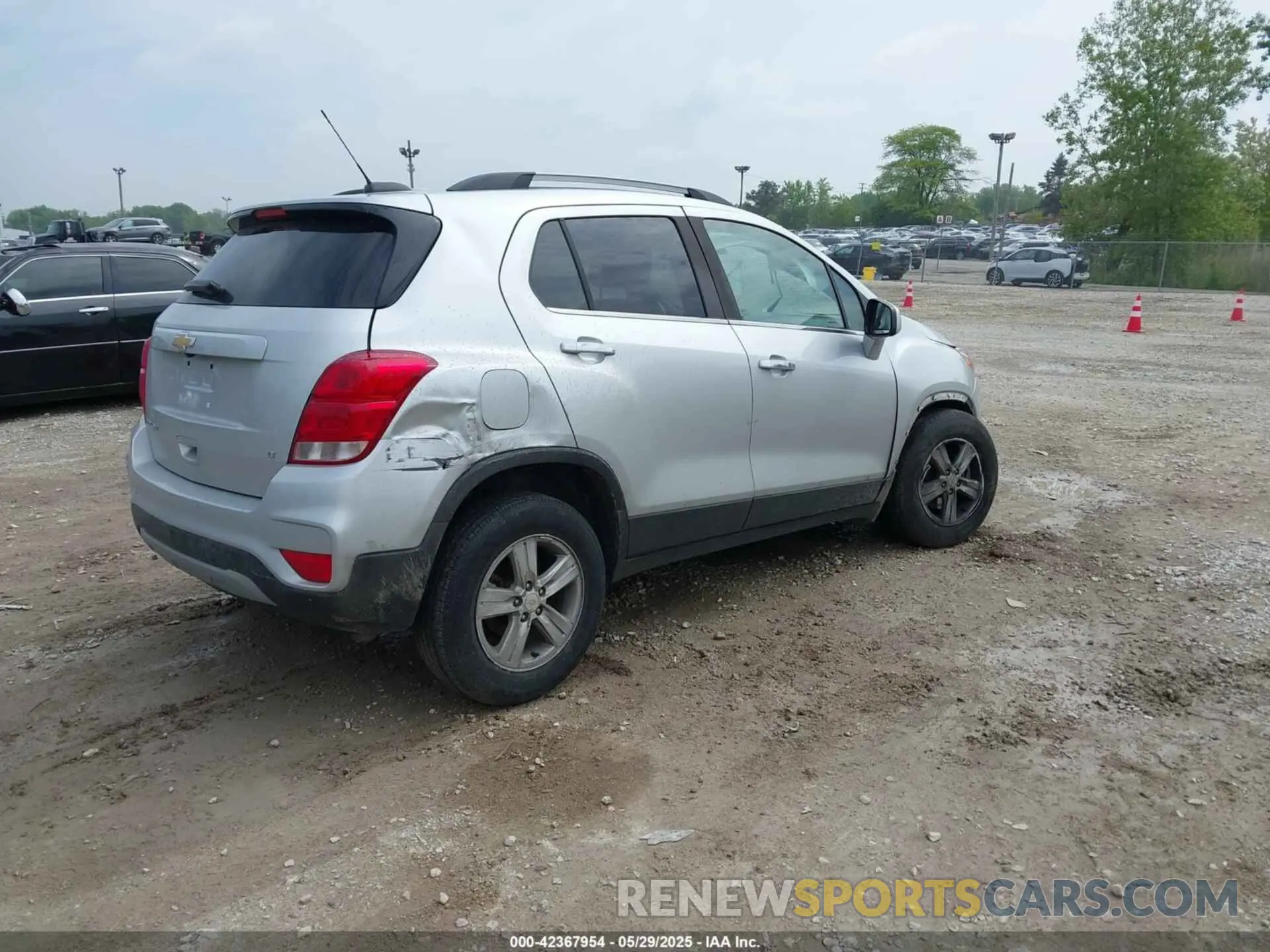 4 fotografías del automóvil dañado KL7CJPSB8KB842171 CHEVROLET TRAX 2019