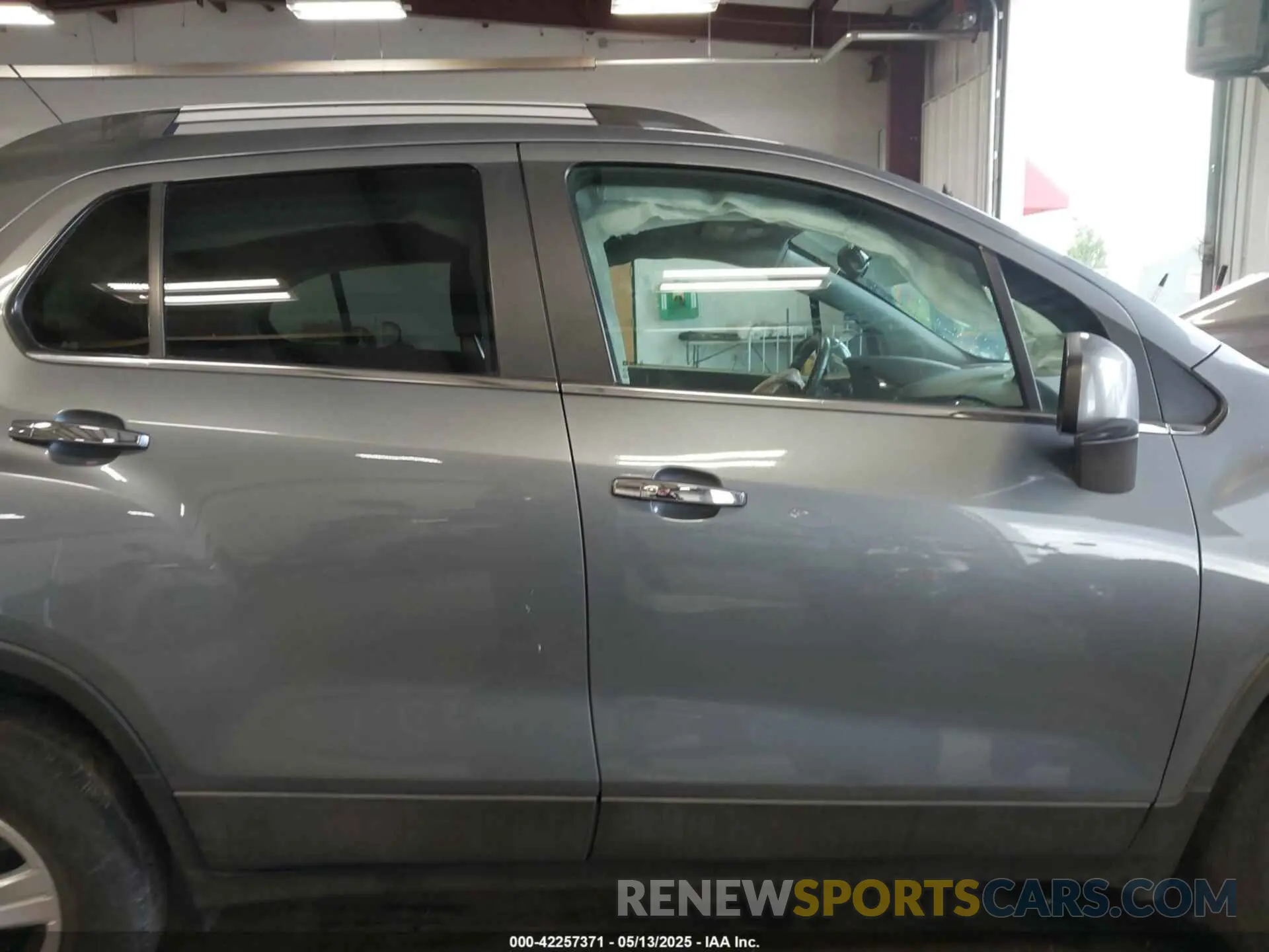 13 fotografías del automóvil dañado KL7CJPSBXKB843080 CHEVROLET TRAX 2019