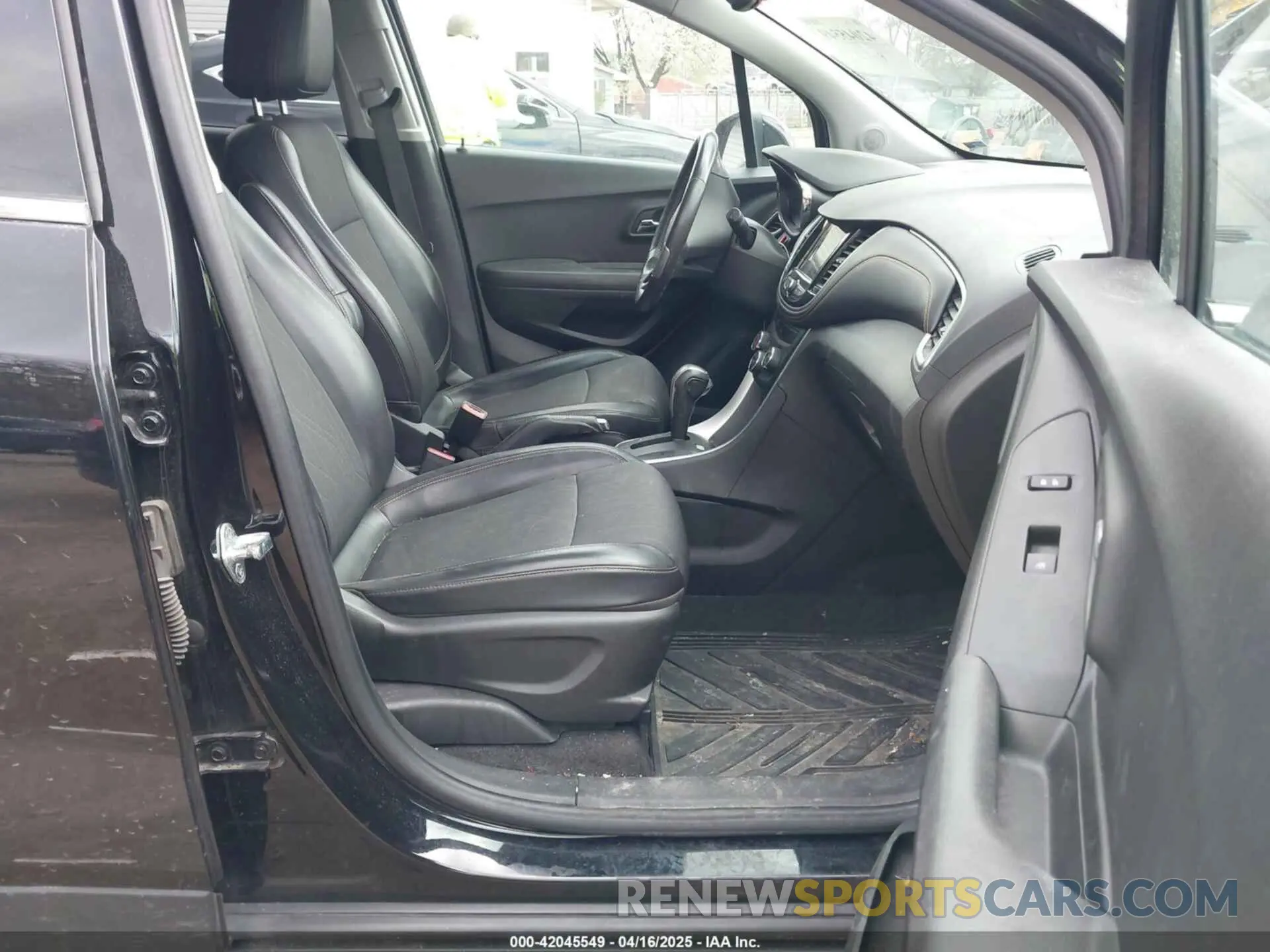 5 fotografías del automóvil dañado KL7CJPSBXKB898287 CHEVROLET TRAX 2019