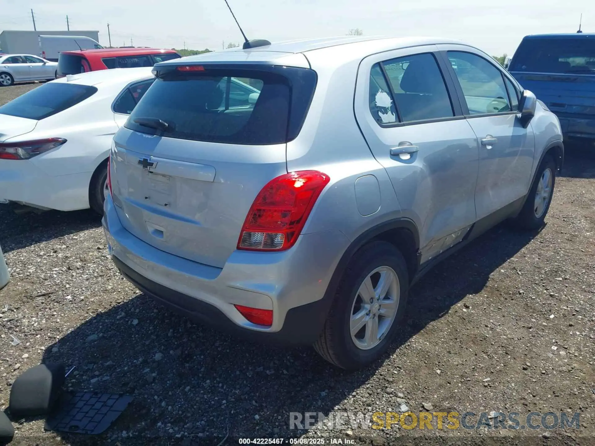 4 fotografías del automóvil dañado 3GNCJKSB0LL130816 CHEVROLET TRAX 2020