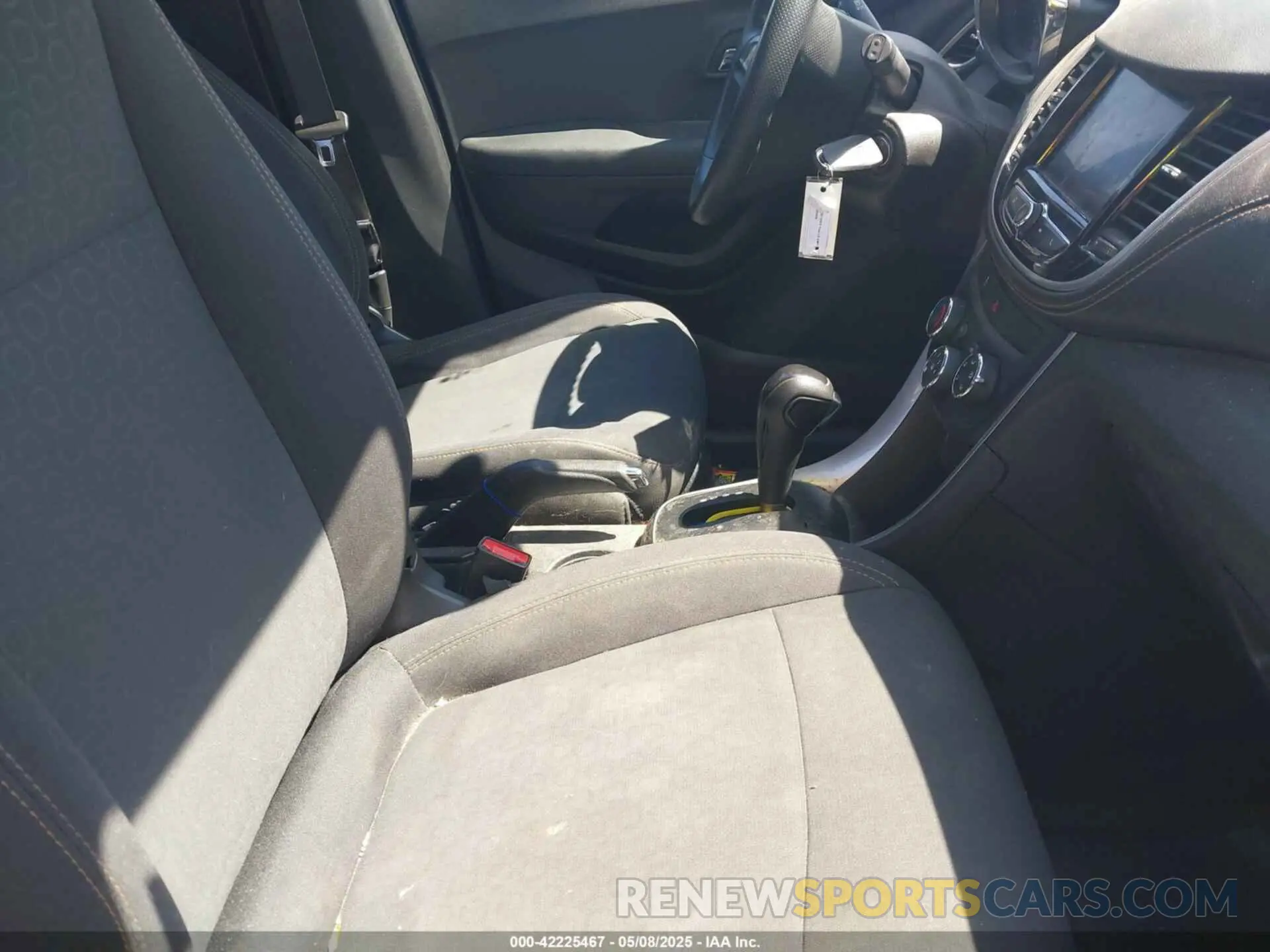 5 fotografías del automóvil dañado 3GNCJKSB0LL130816 CHEVROLET TRAX 2020