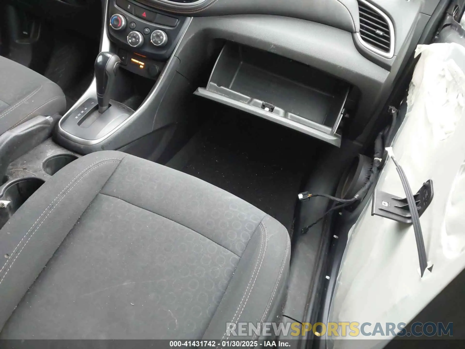 5 fotografías del automóvil dañado 3GNCJKSB0LL152282 CHEVROLET TRAX 2020