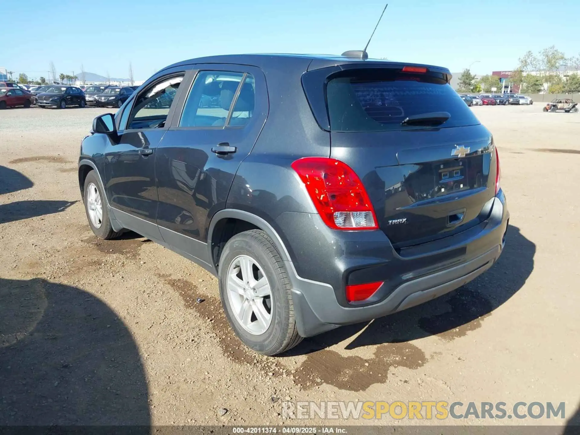 3 fotografías del automóvil dañado 3GNCJKSB1LL240323 CHEVROLET TRAX 2020