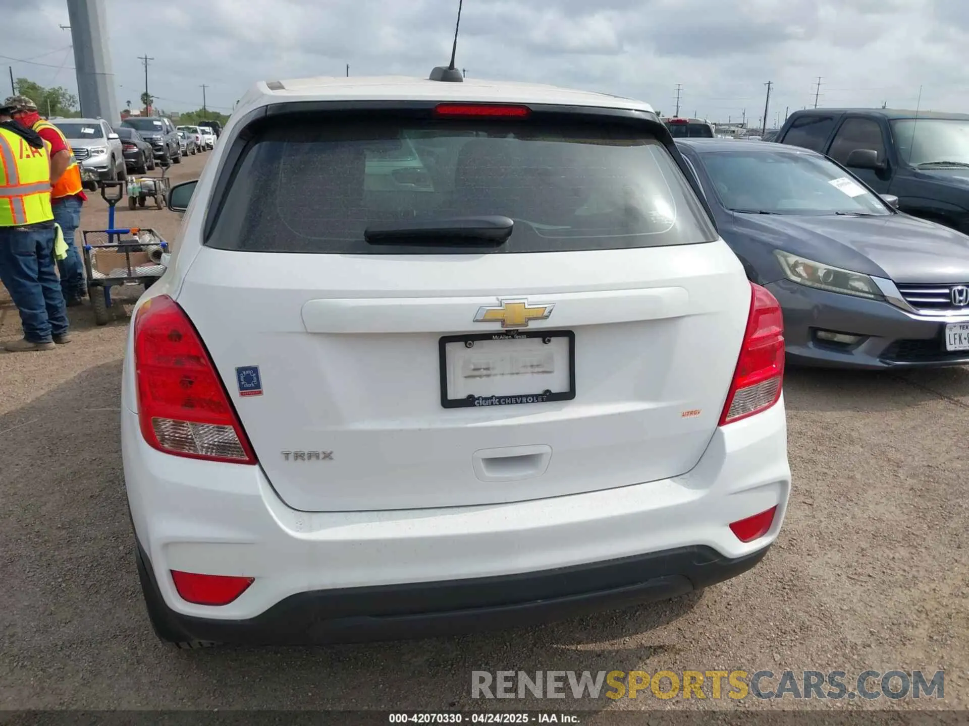 16 fotografías del automóvil dañado 3GNCJKSB2LL150095 CHEVROLET TRAX 2020