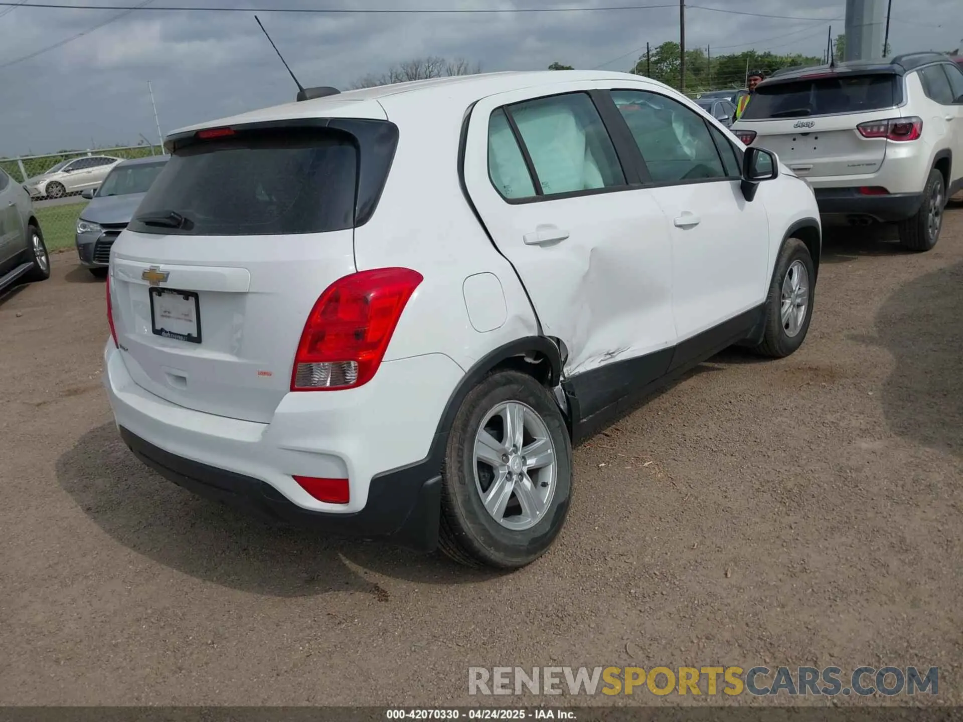 4 fotografías del automóvil dañado 3GNCJKSB2LL150095 CHEVROLET TRAX 2020