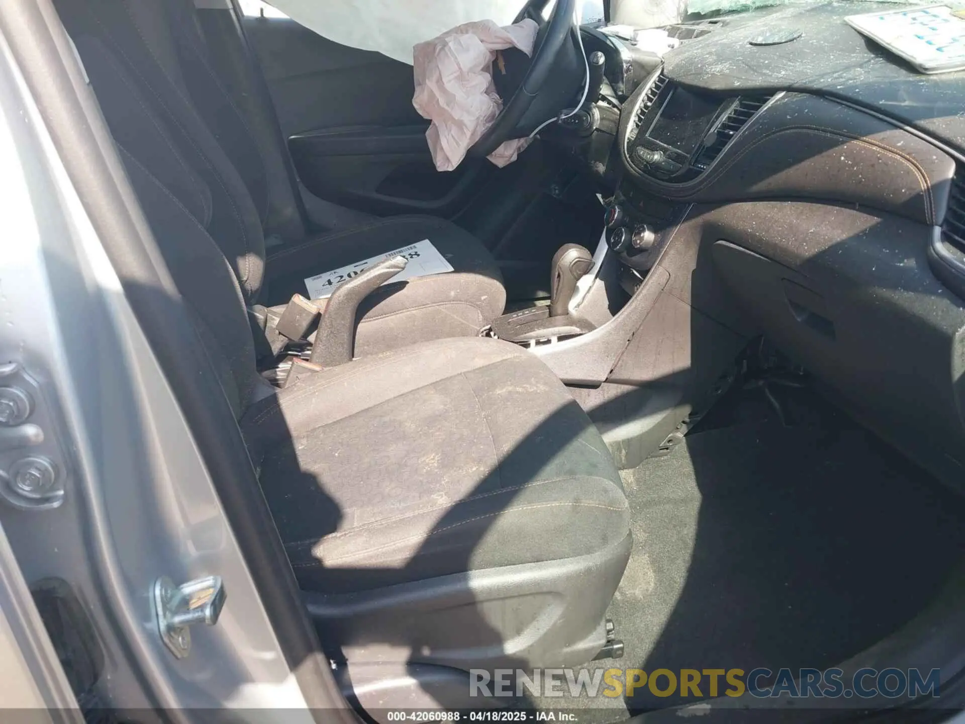 5 fotografías del automóvil dañado 3GNCJKSB2LL211624 CHEVROLET TRAX 2020