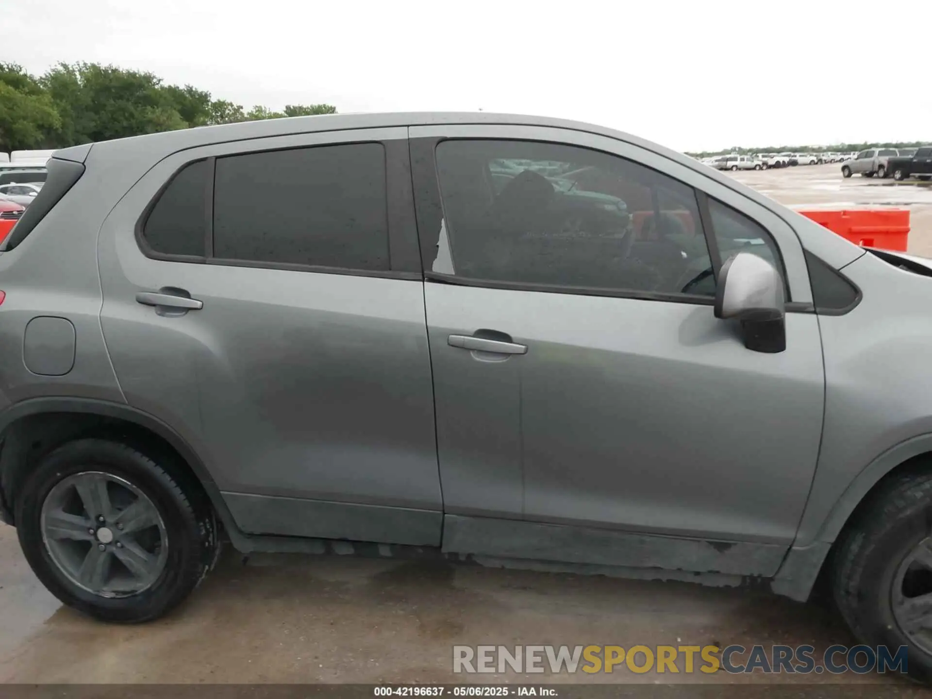 13 fotografías del automóvil dañado 3GNCJKSB2LL221800 CHEVROLET TRAX 2020