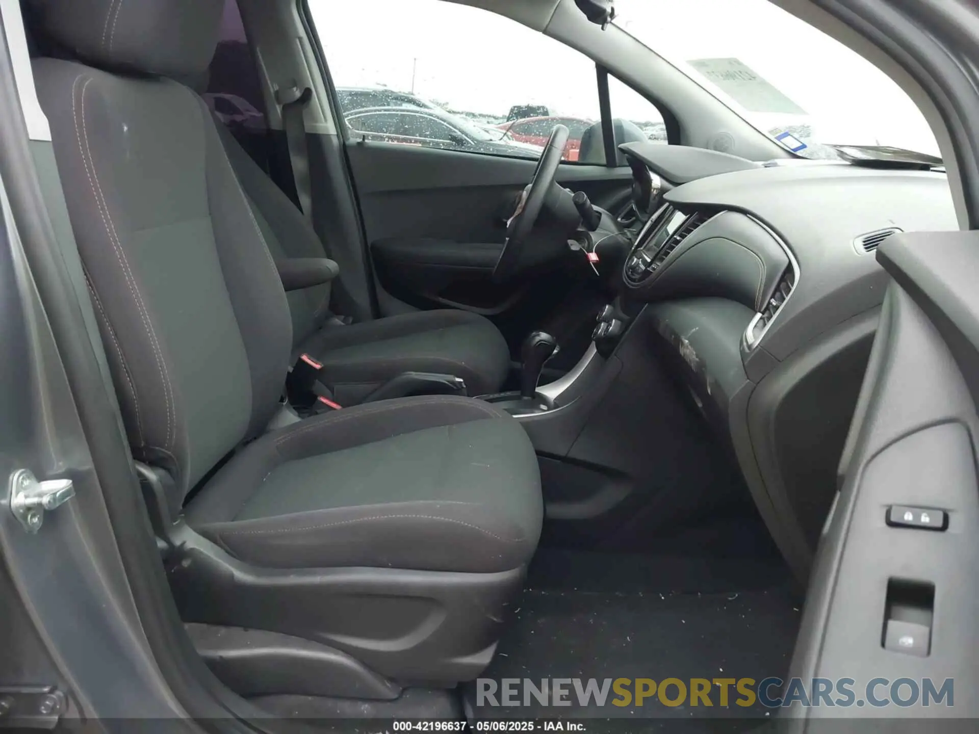 5 fotografías del automóvil dañado 3GNCJKSB2LL221800 CHEVROLET TRAX 2020