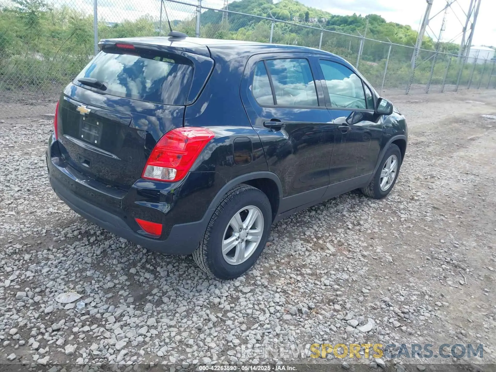 4 fotografías del automóvil dañado 3GNCJKSB3LL128008 CHEVROLET TRAX 2020