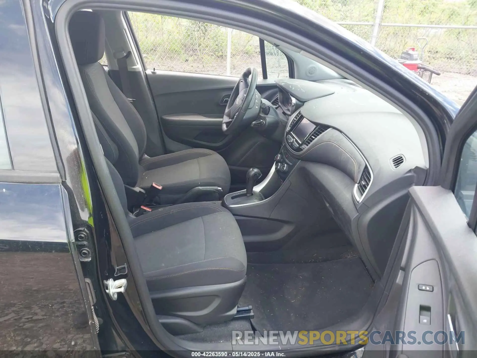 5 fotografías del automóvil dañado 3GNCJKSB3LL128008 CHEVROLET TRAX 2020