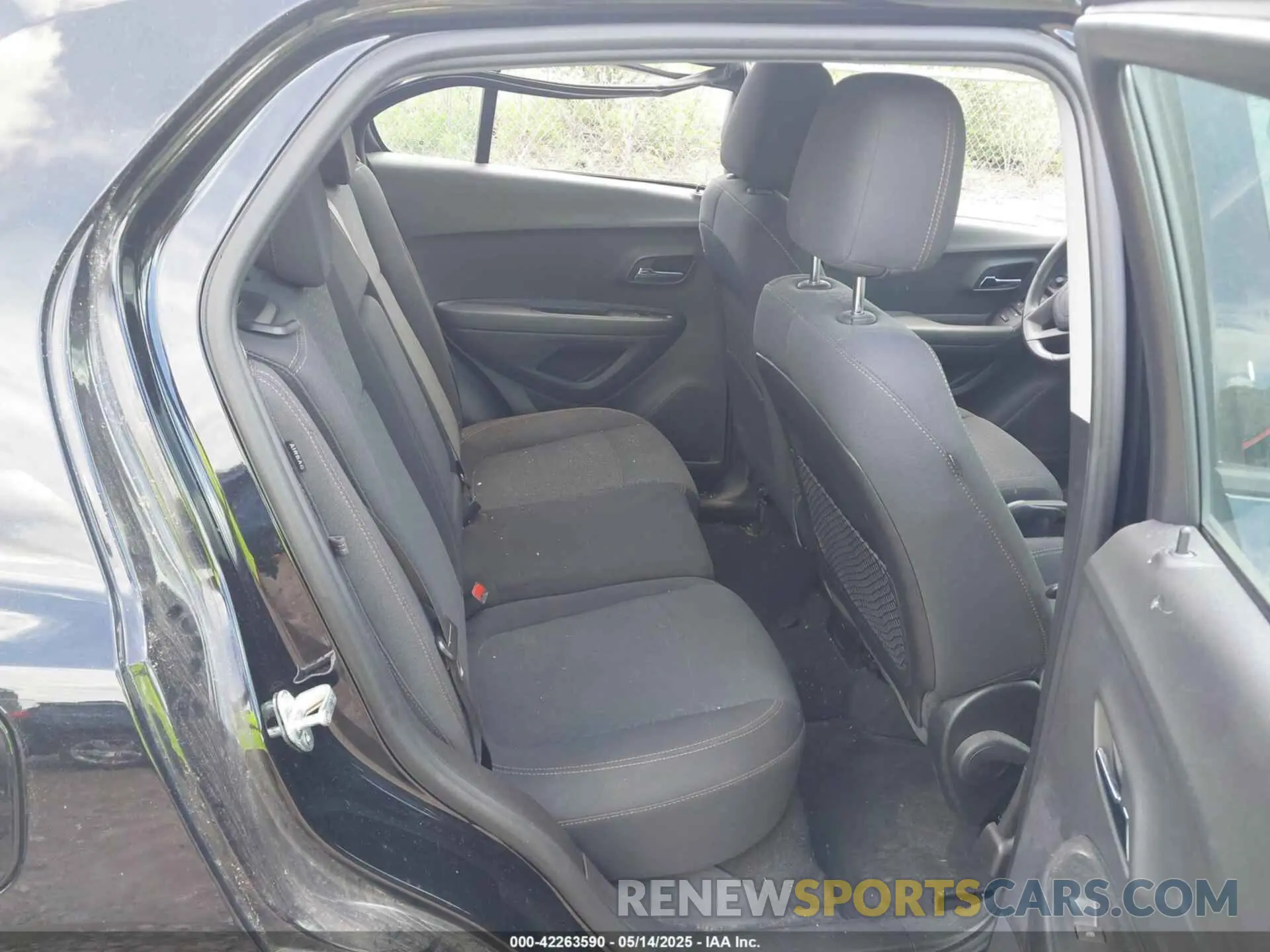 8 fotografías del automóvil dañado 3GNCJKSB3LL128008 CHEVROLET TRAX 2020