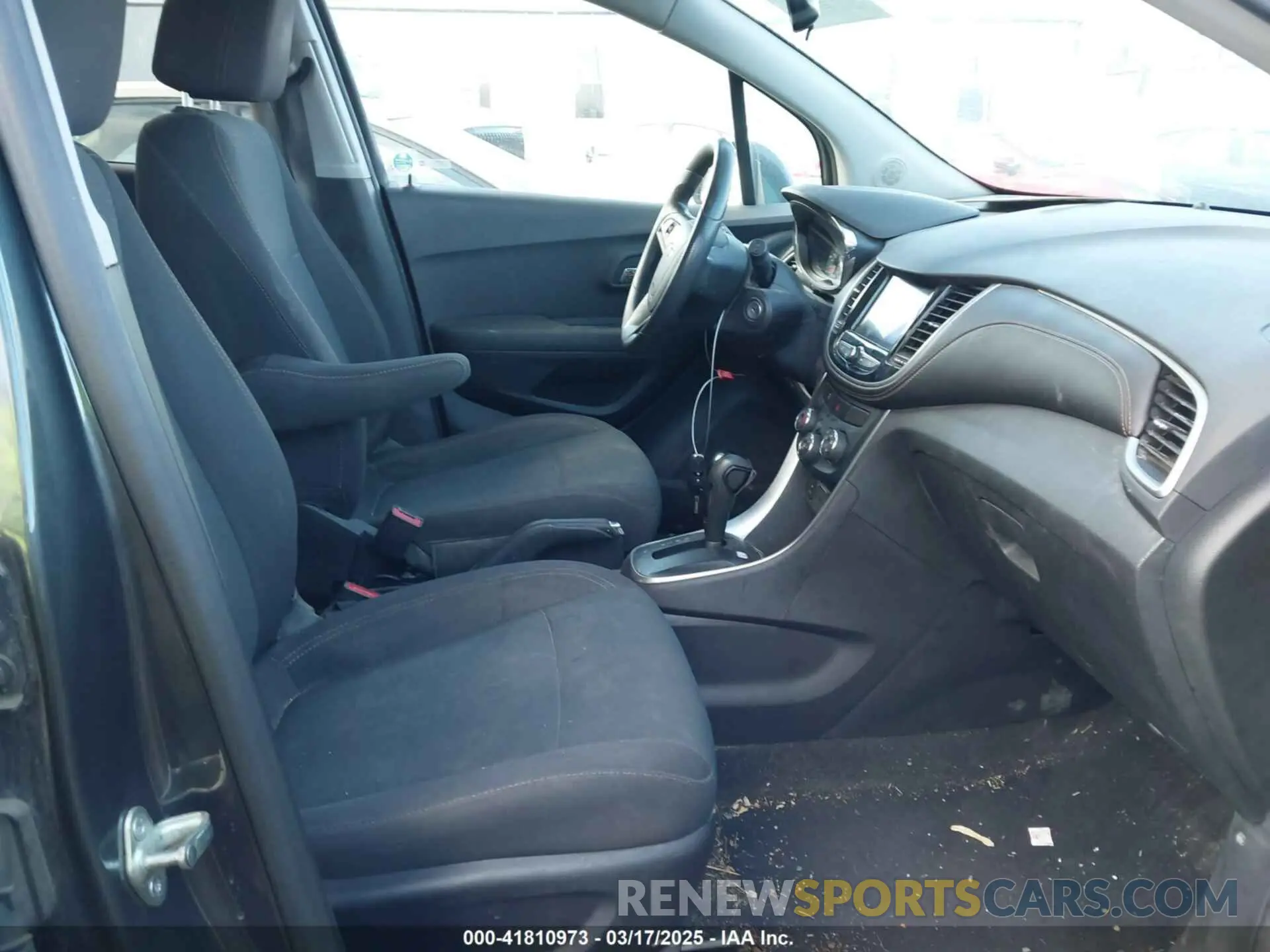 5 fotografías del automóvil dañado 3GNCJKSB3LL150204 CHEVROLET TRAX 2020