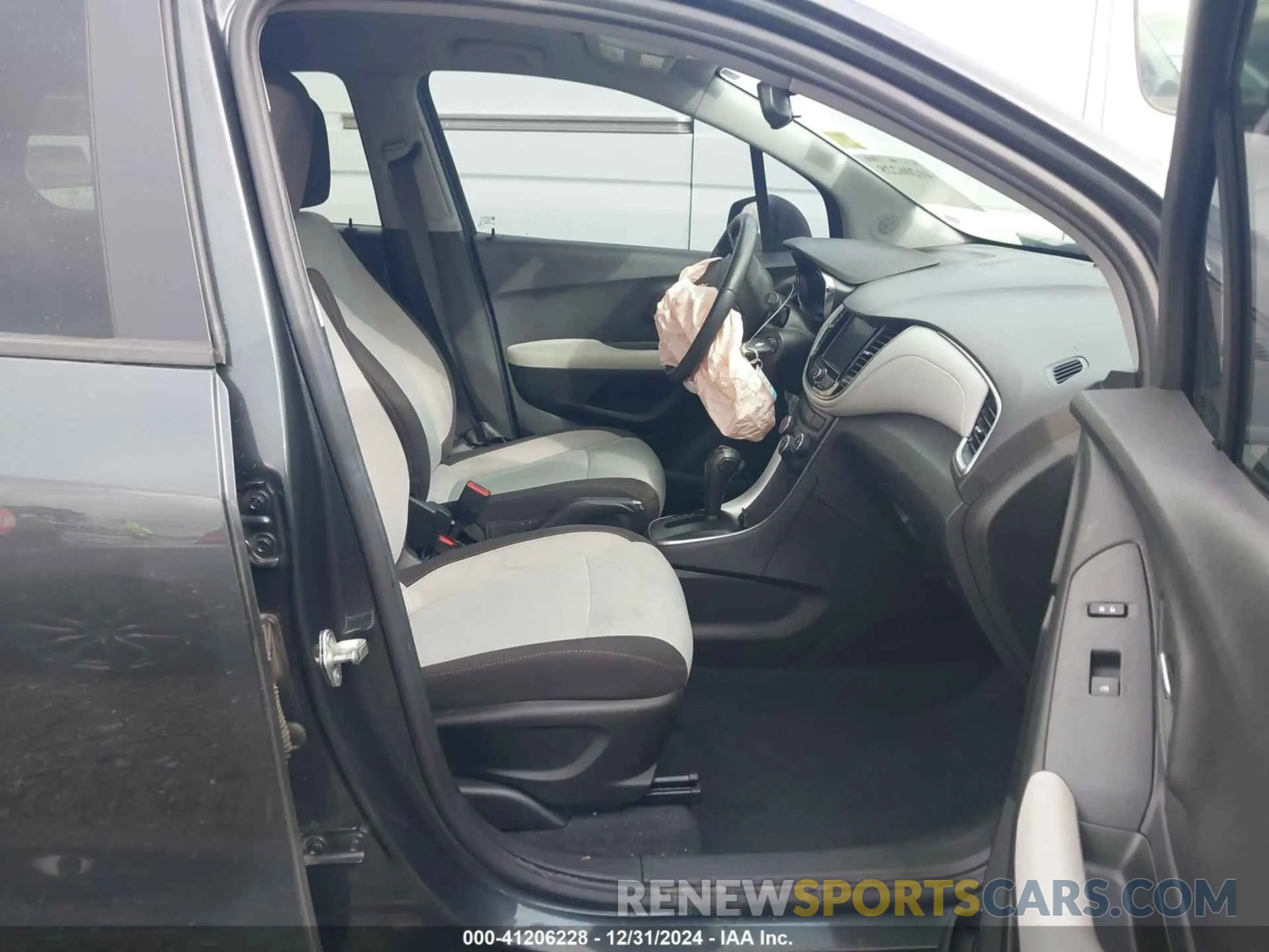5 fotografías del automóvil dañado 3GNCJKSB3LL185308 CHEVROLET TRAX 2020