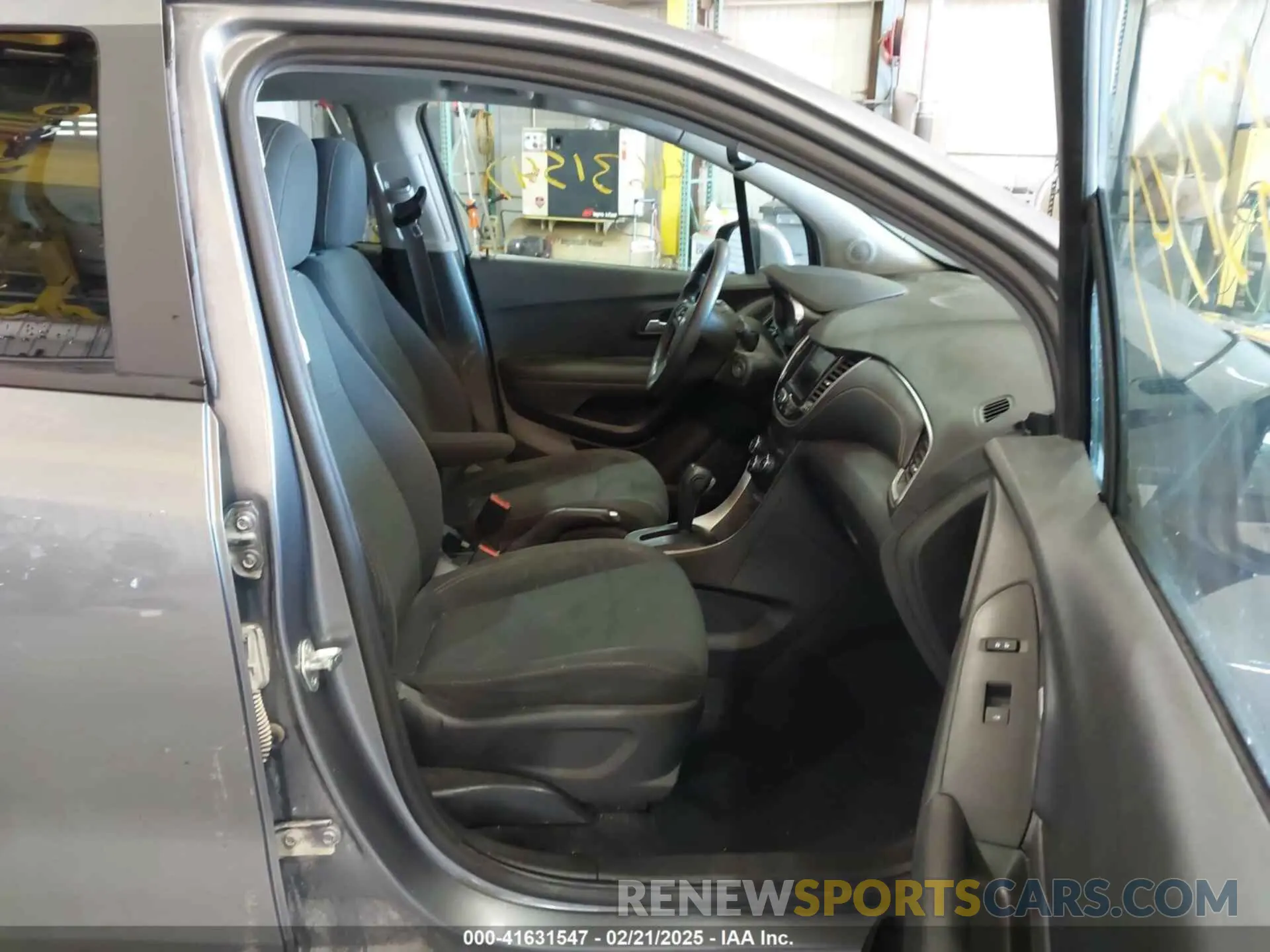 5 fotografías del automóvil dañado 3GNCJKSB3LL218100 CHEVROLET TRAX 2020
