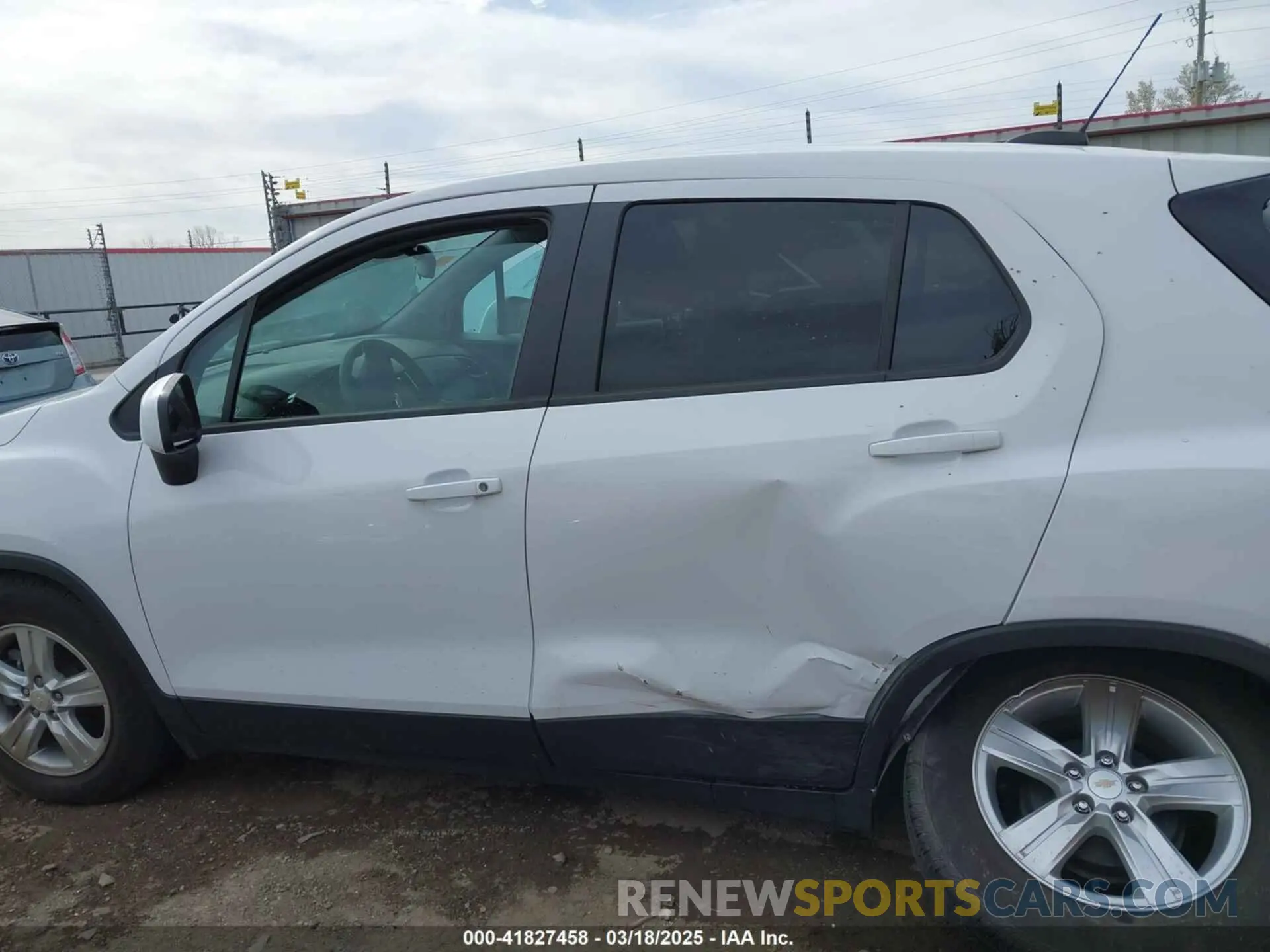 13 fotografías del automóvil dañado 3GNCJKSB3LL327950 CHEVROLET TRAX 2020