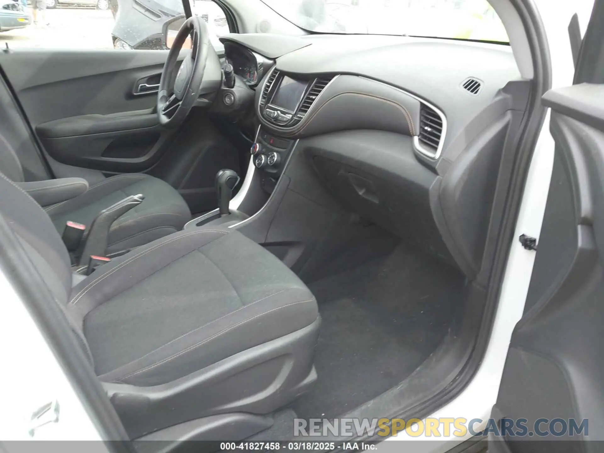 5 fotografías del automóvil dañado 3GNCJKSB3LL327950 CHEVROLET TRAX 2020